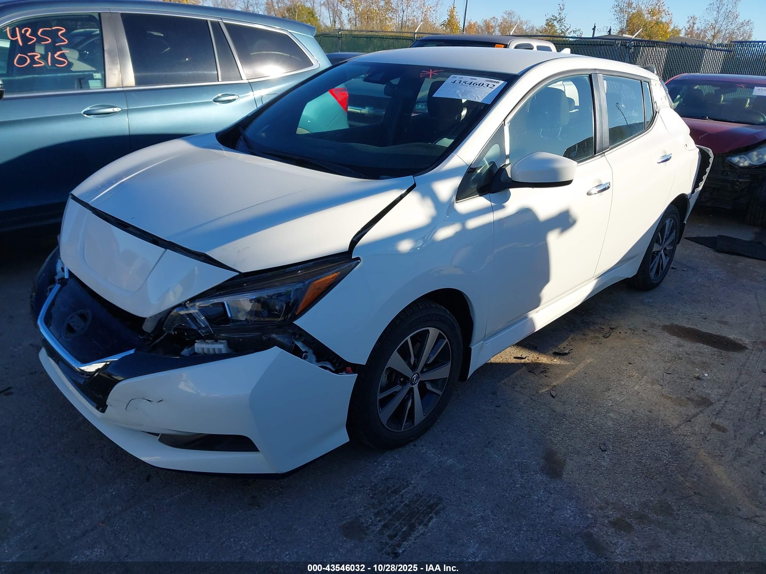 NISSAN LEAF image 2