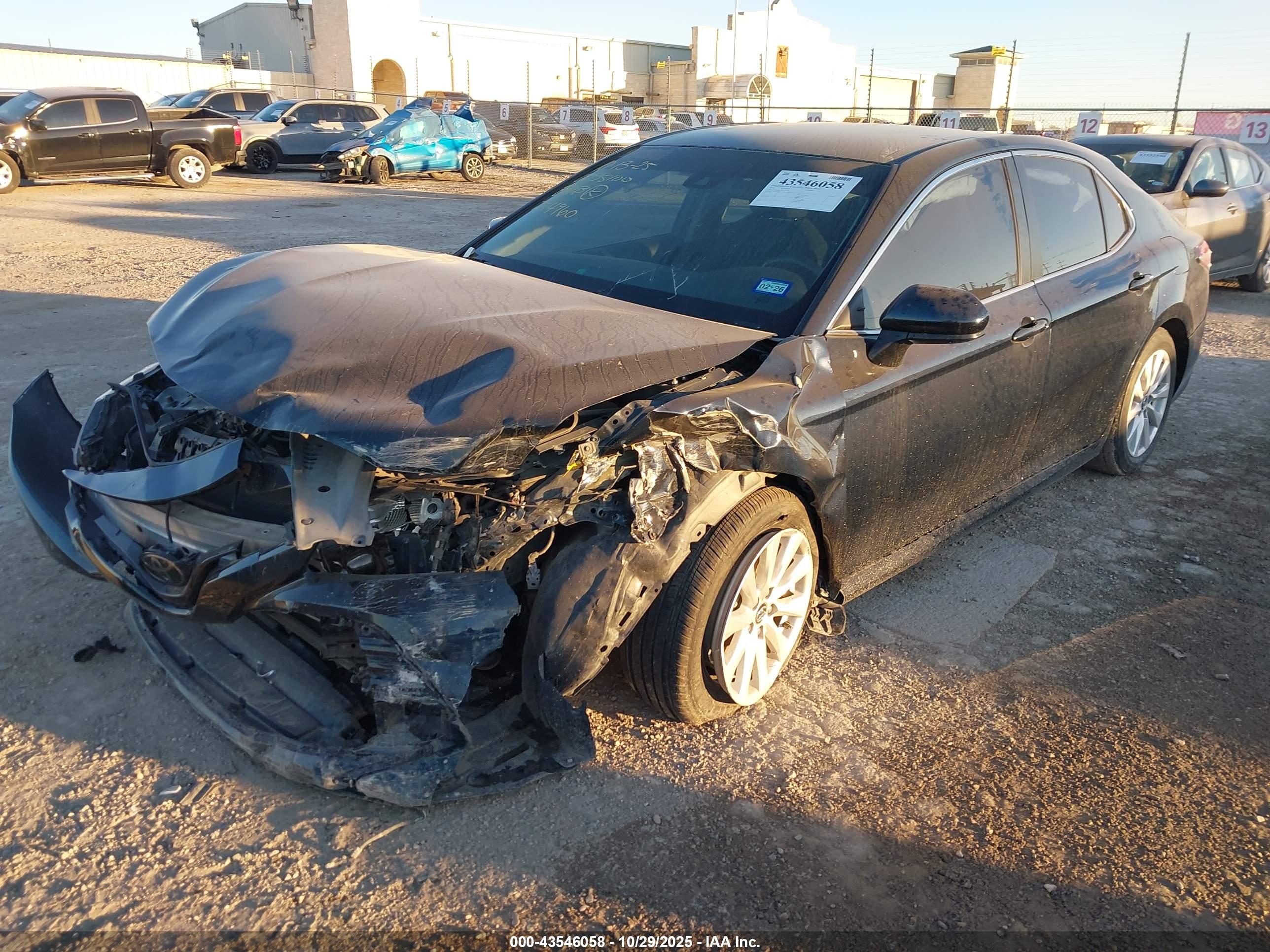 TOYOTA CAMRY image 2