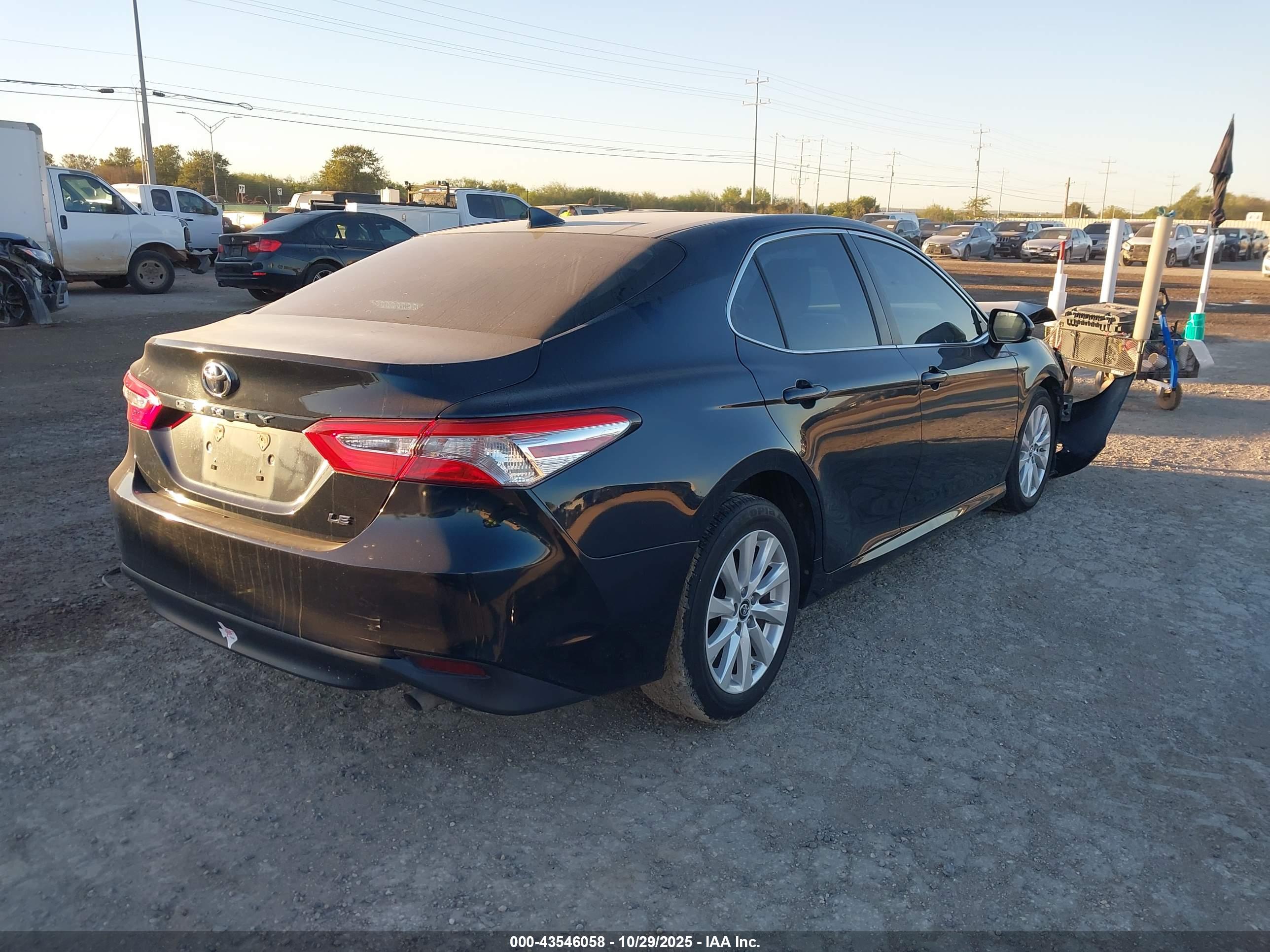 TOYOTA CAMRY image 4