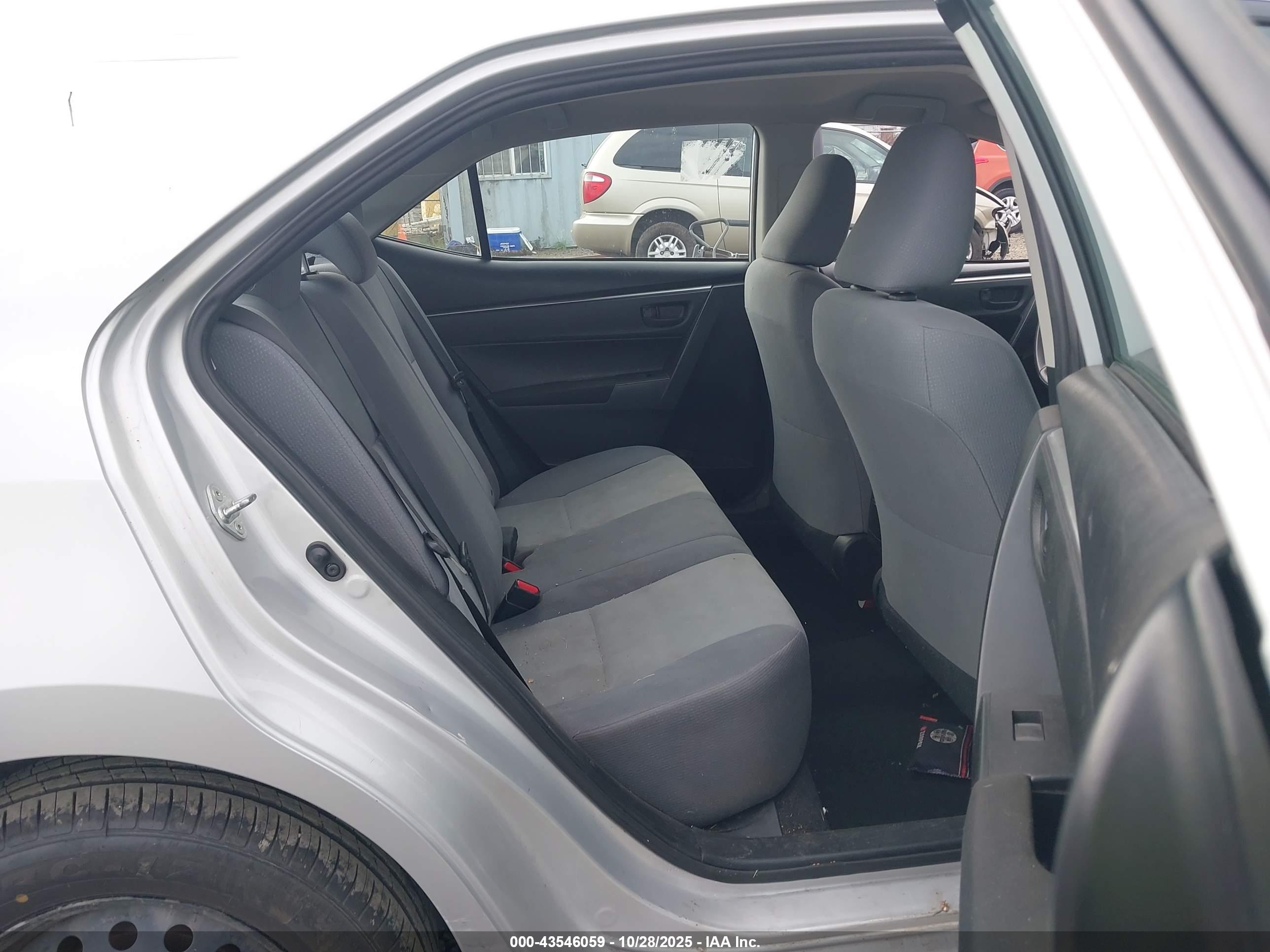 TOYOTA COROLLA image 8