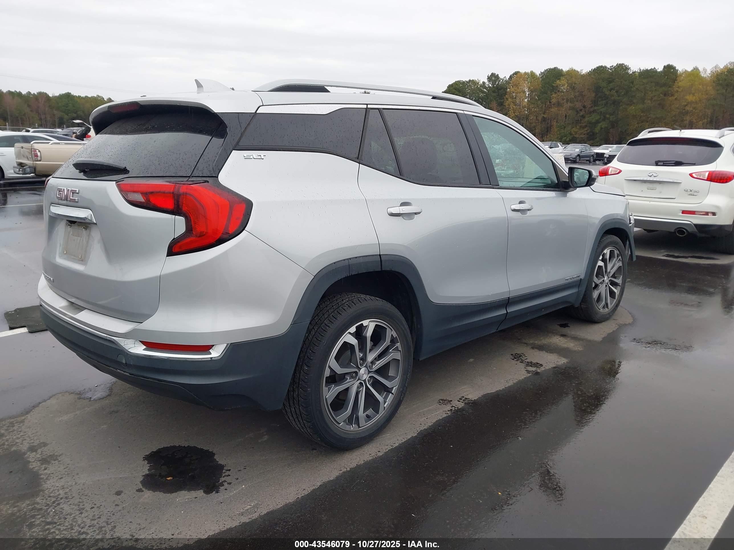 GMC TERRAIN image 4
