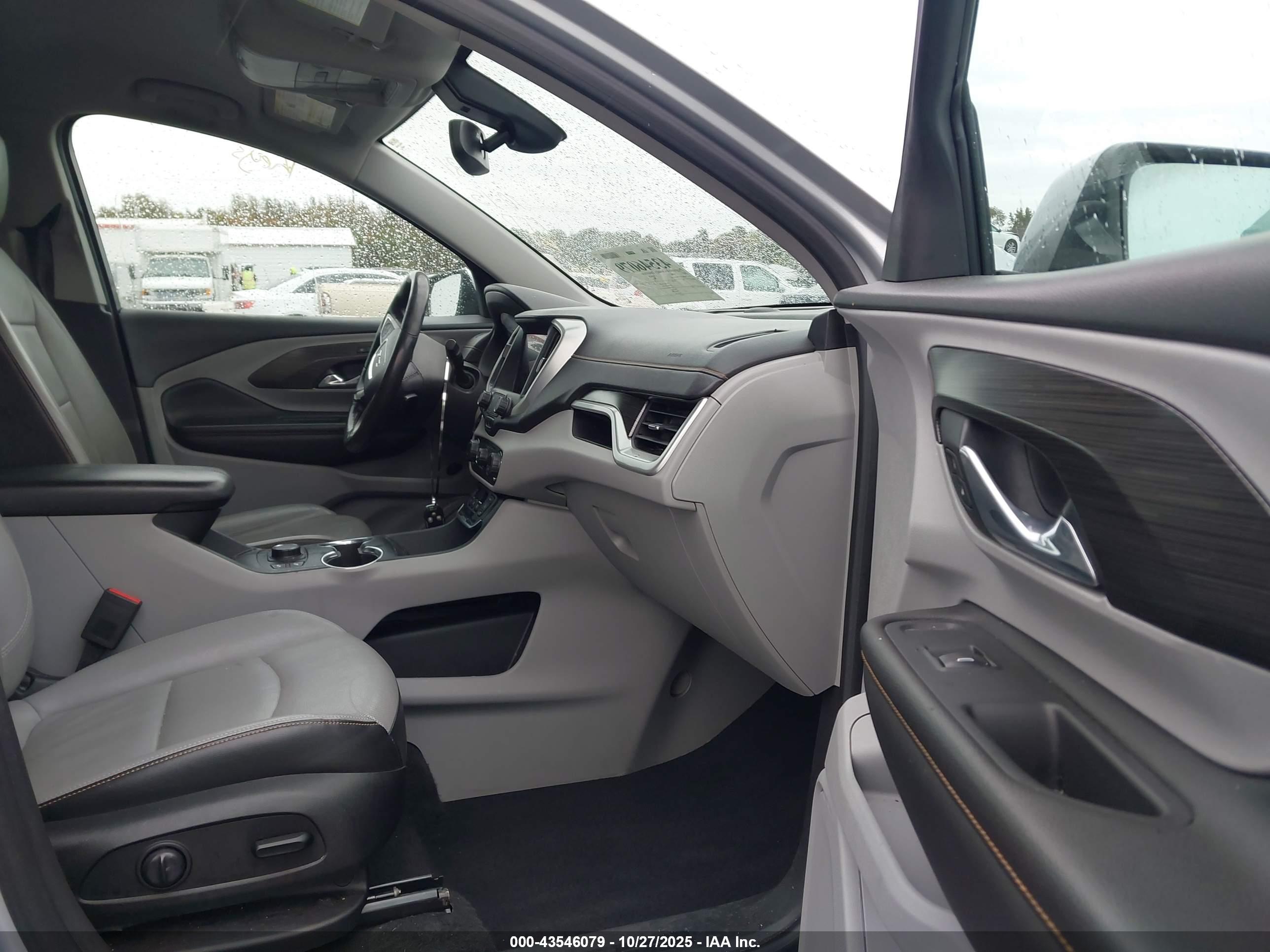 GMC TERRAIN image 5