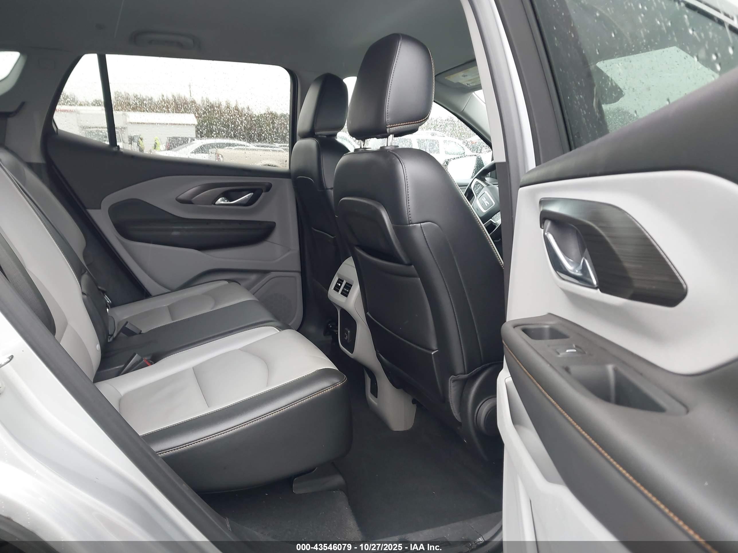 GMC TERRAIN image 8