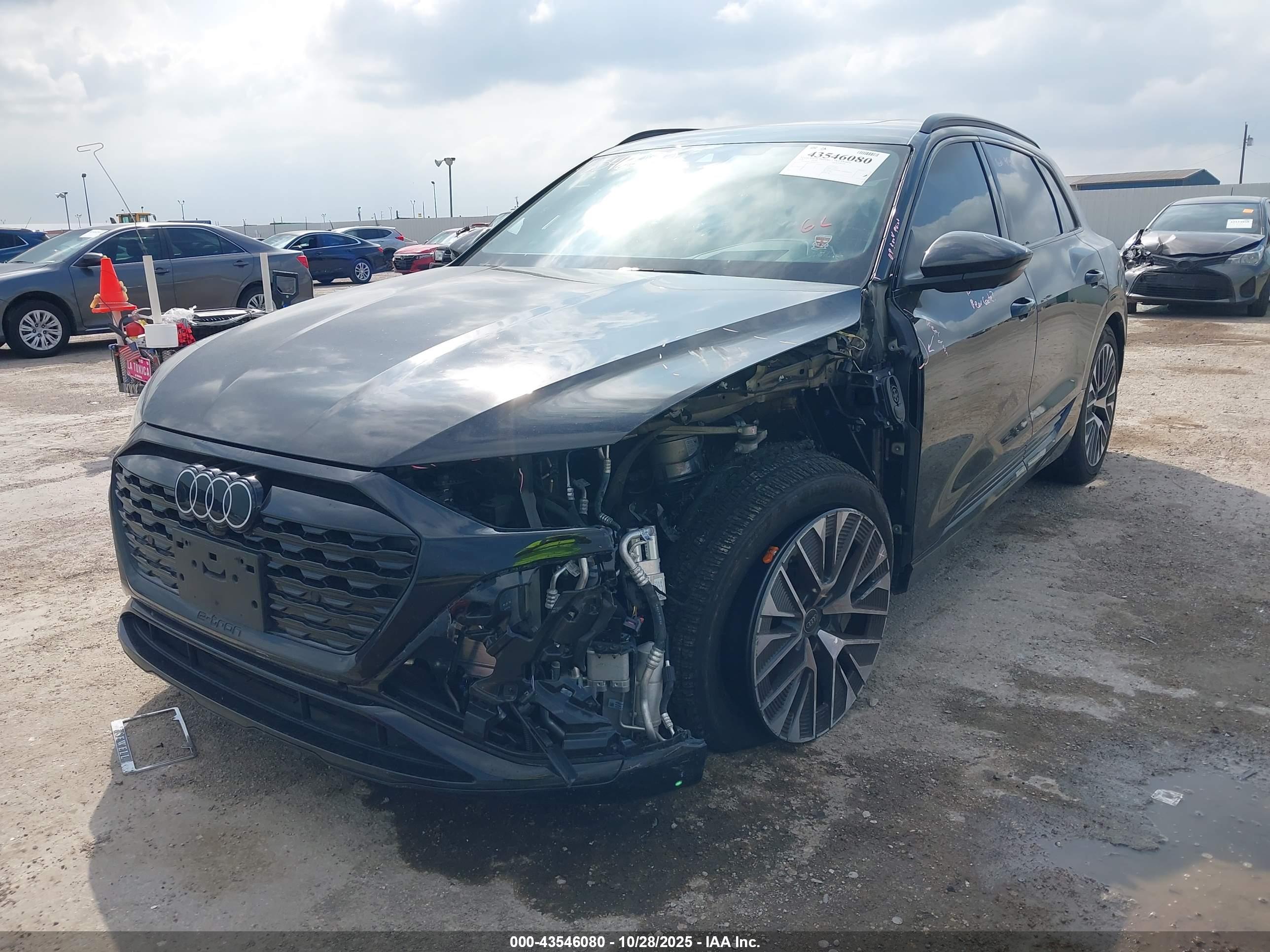 AUDI Q8 image 6