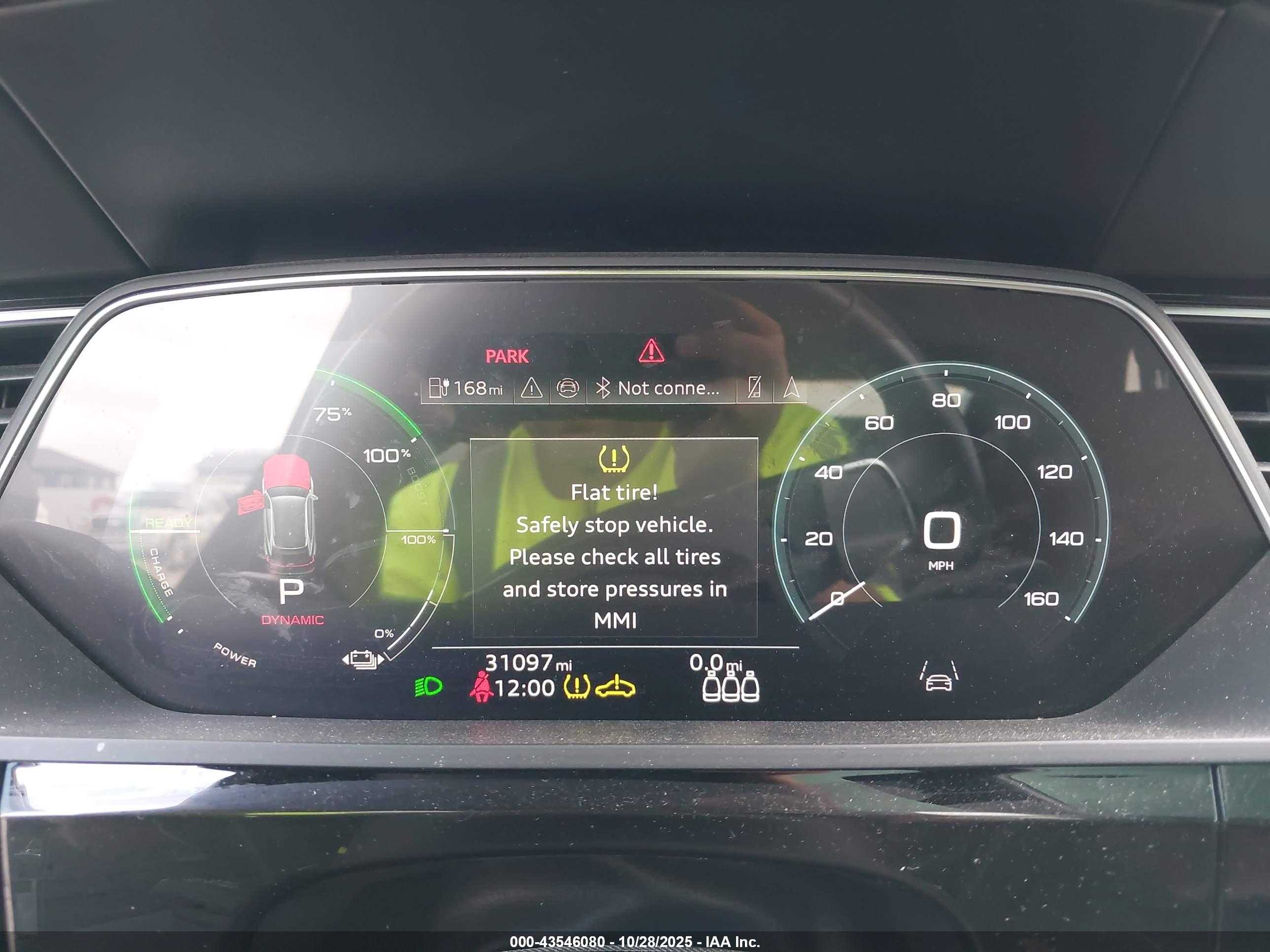 AUDI Q8 image 7