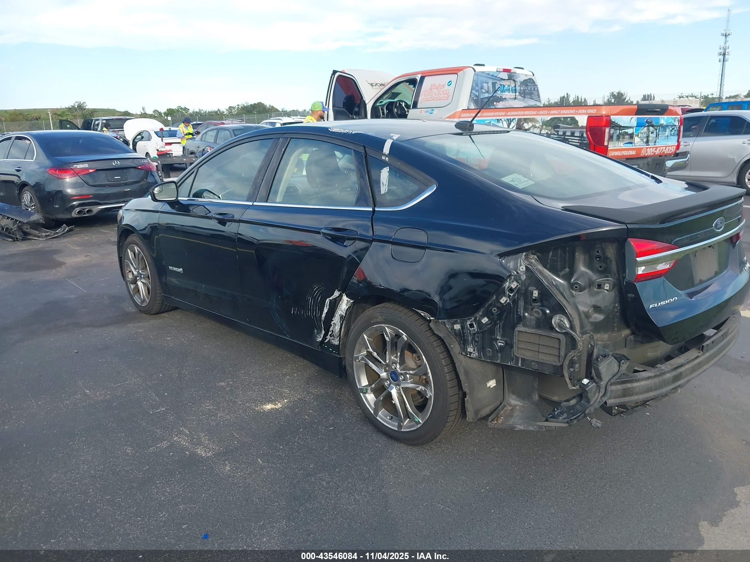 FORD FUSION image 3