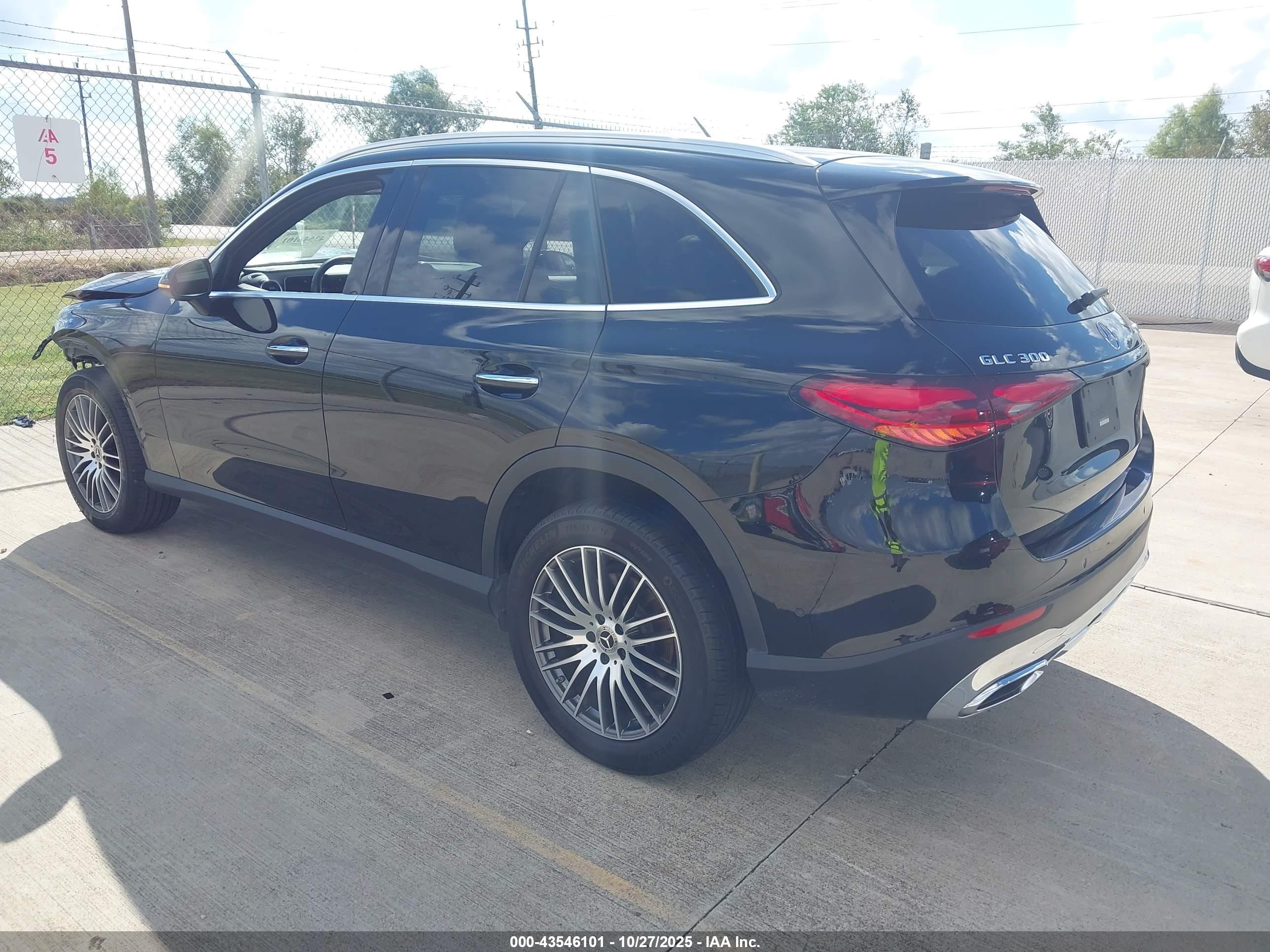 MERCEDES-BENZ GLC image 3