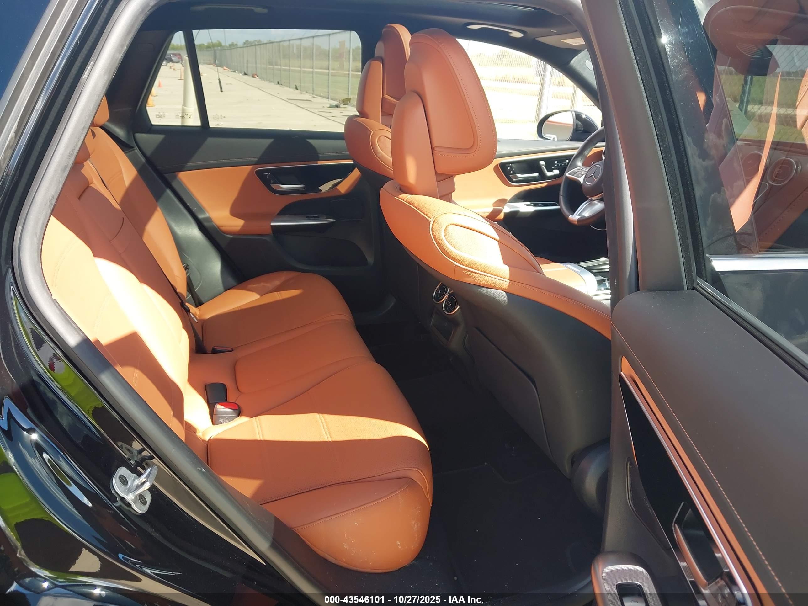 MERCEDES-BENZ GLC image 8