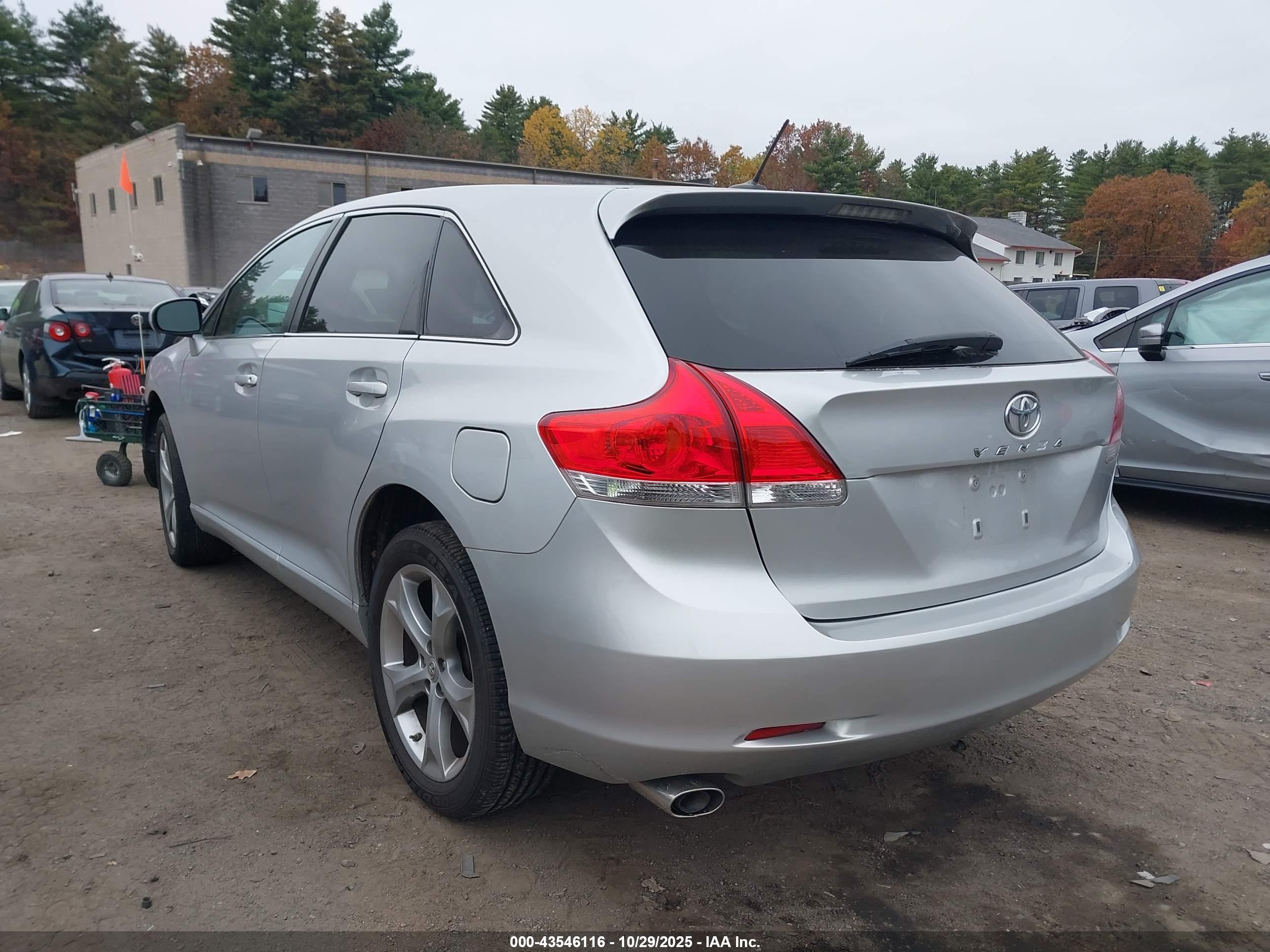 TOYOTA VENZA image 3