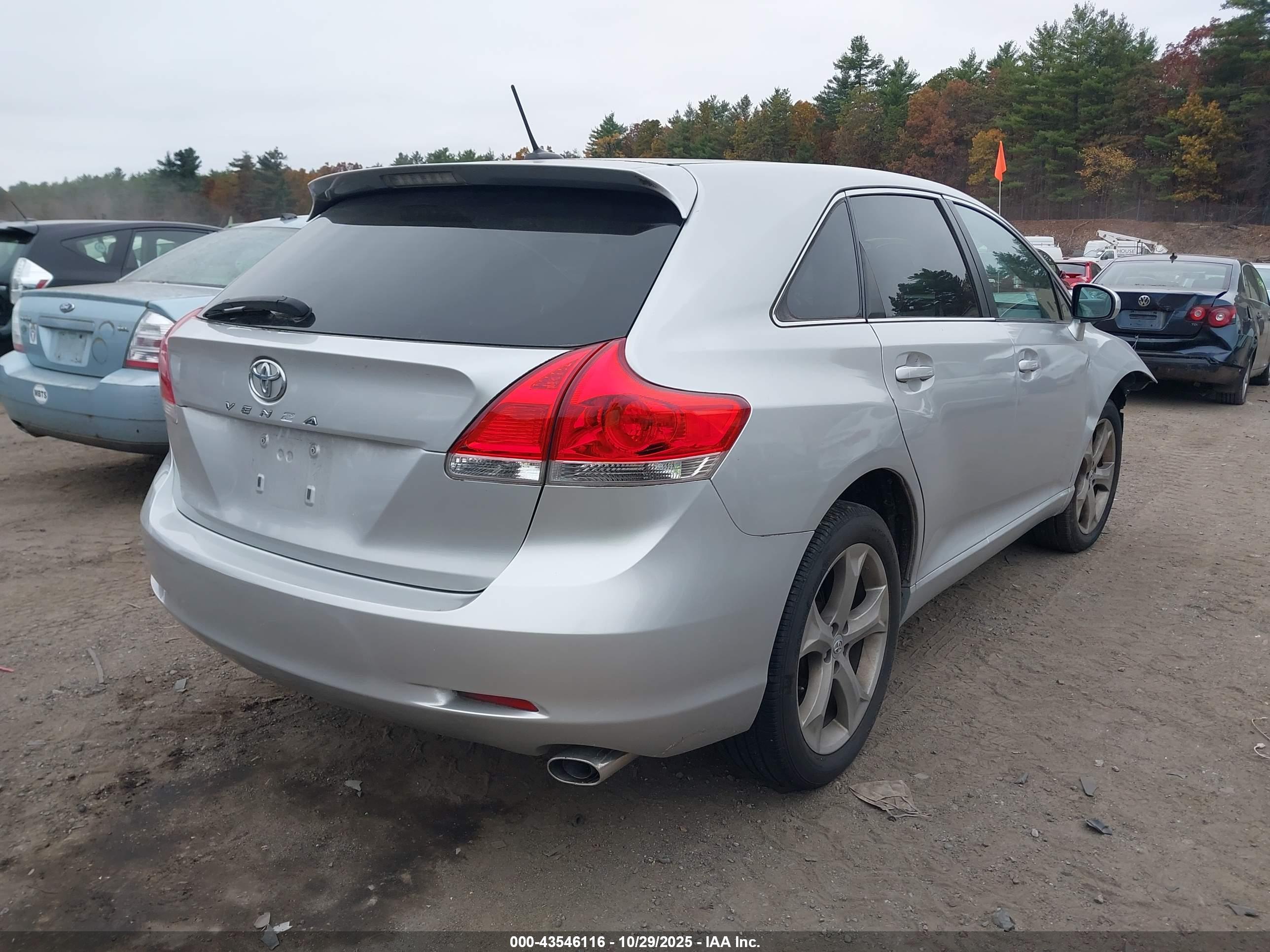 TOYOTA VENZA image 4