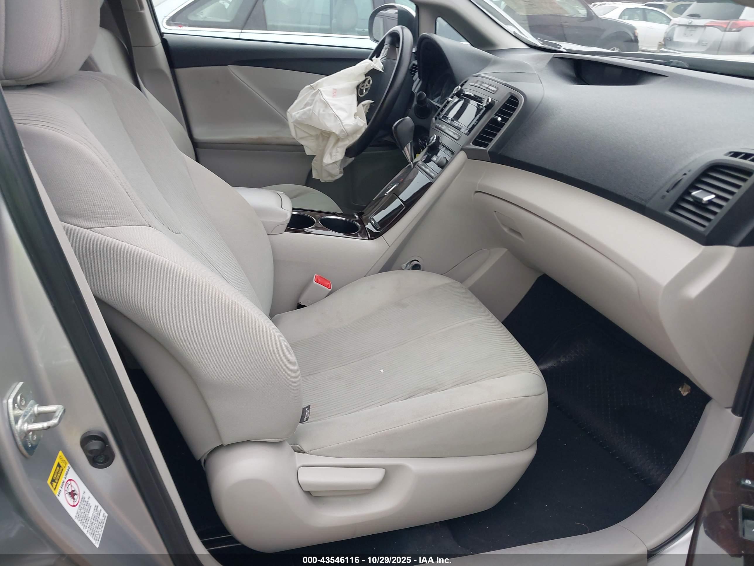 TOYOTA VENZA image 5