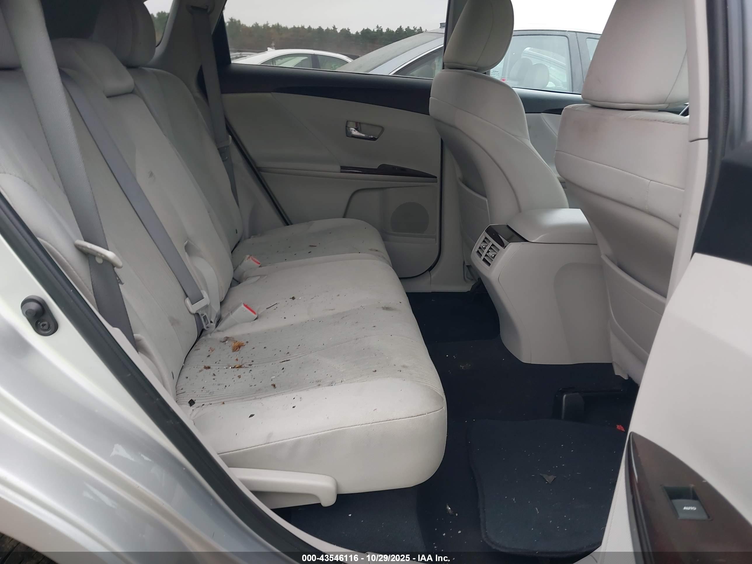TOYOTA VENZA image 8
