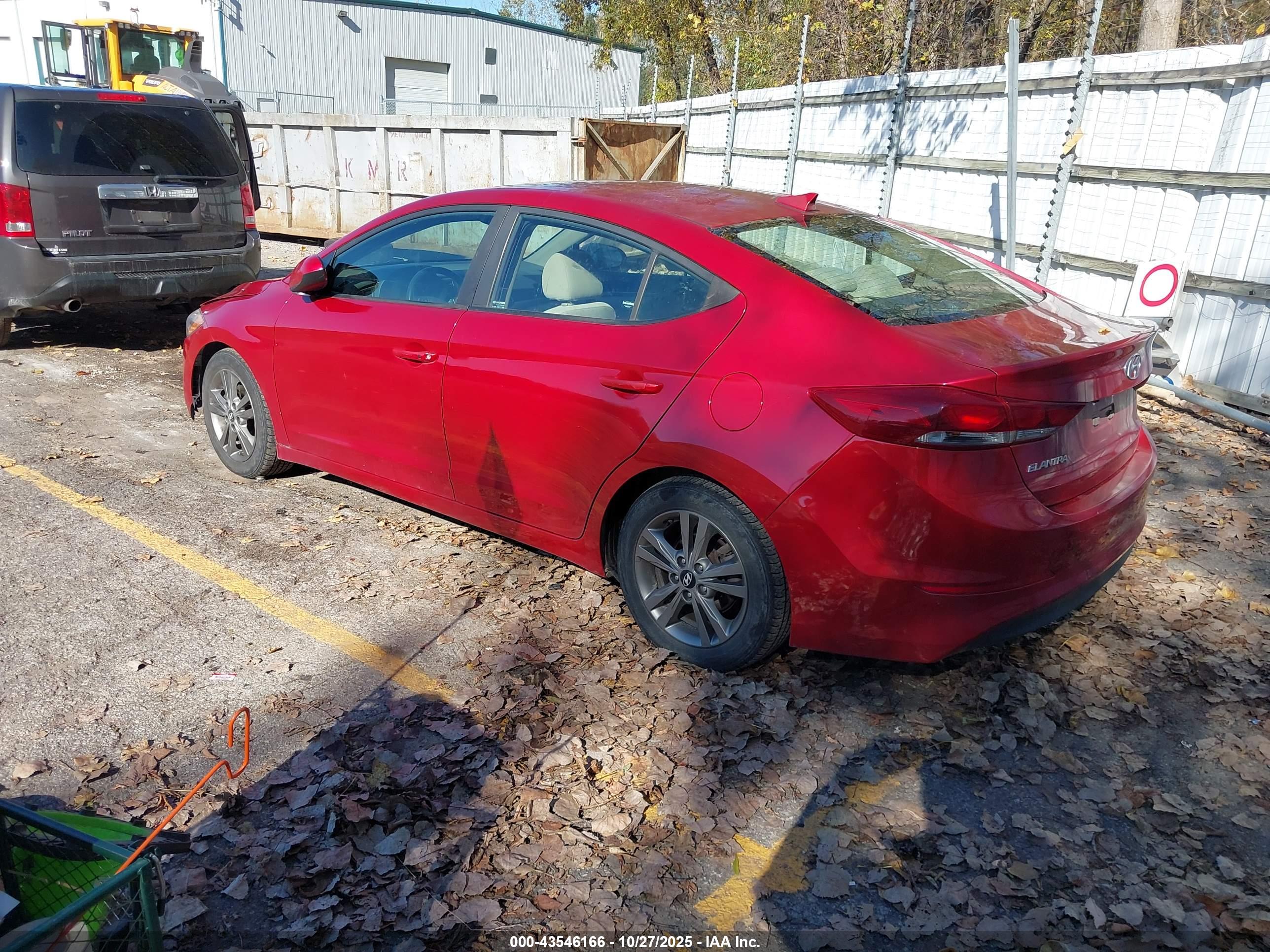 HYUNDAI ELANTRA image 3