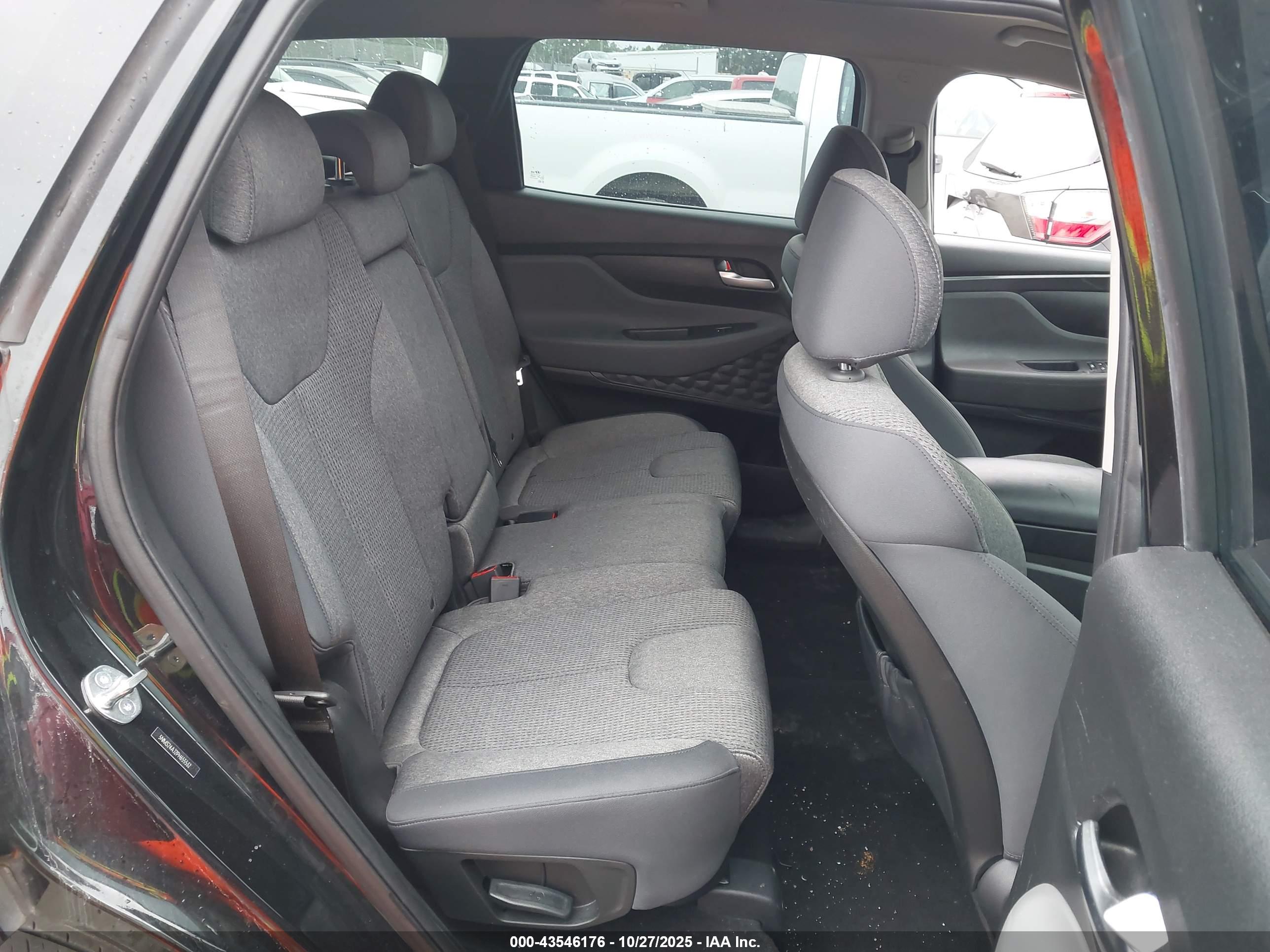 HYUNDAI SANTA image 8