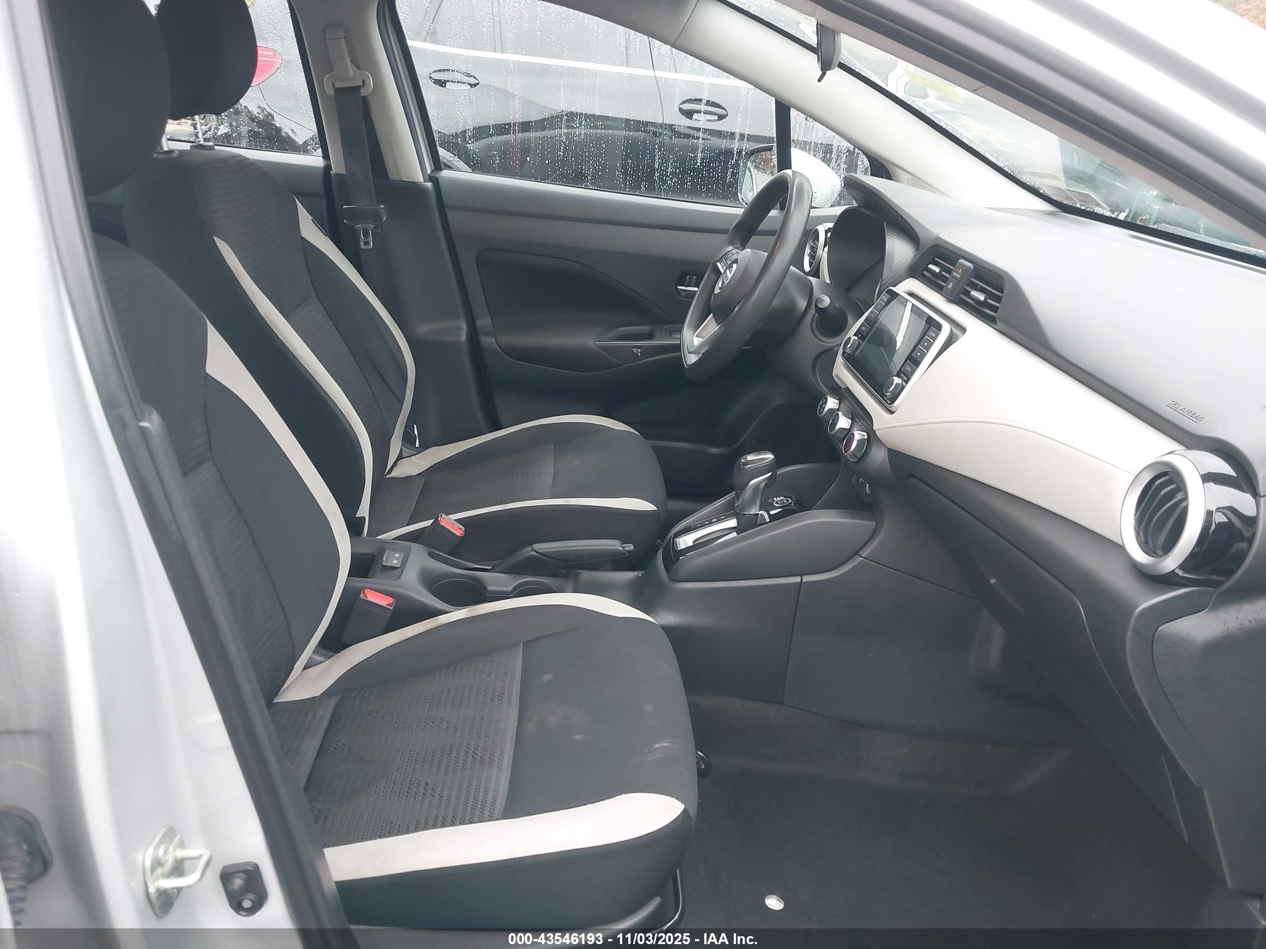 NISSAN VERSA image 5