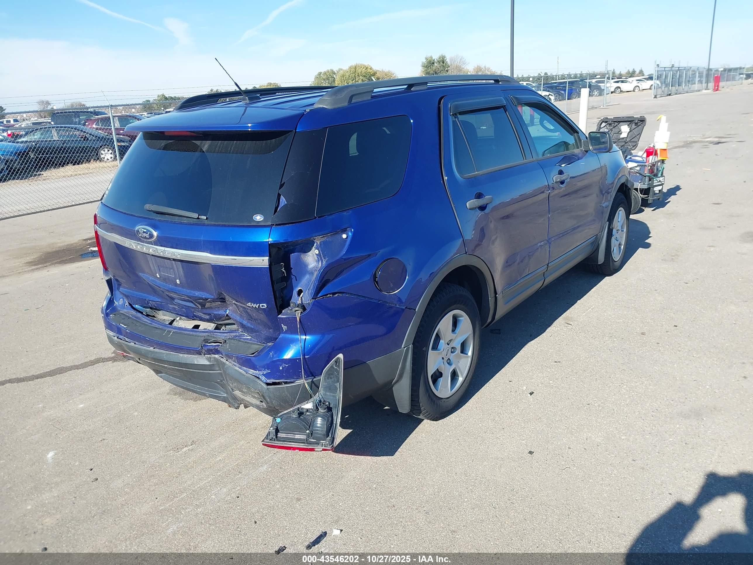 FORD EXPLORER image 4