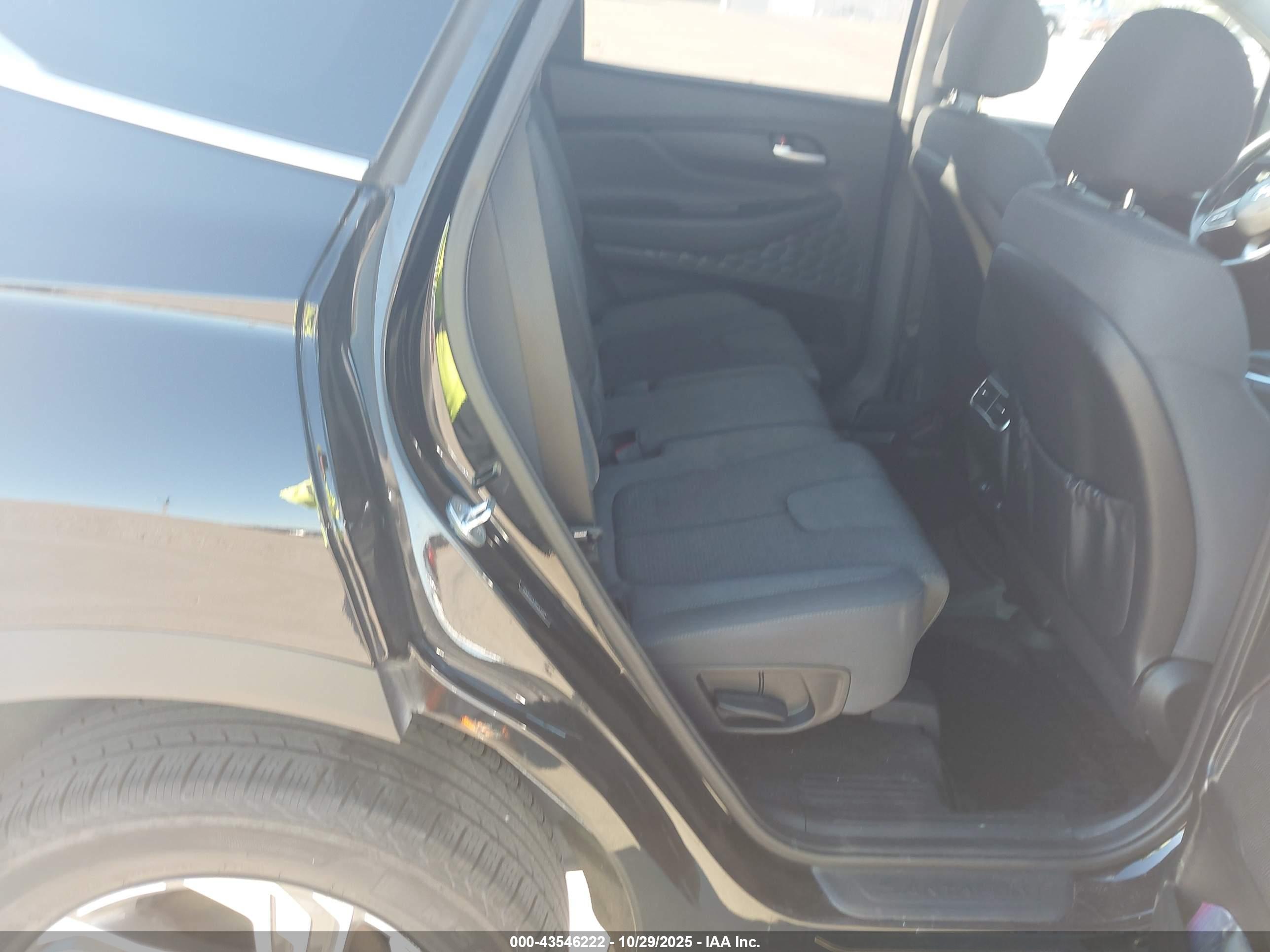 HYUNDAI SANTA image 8