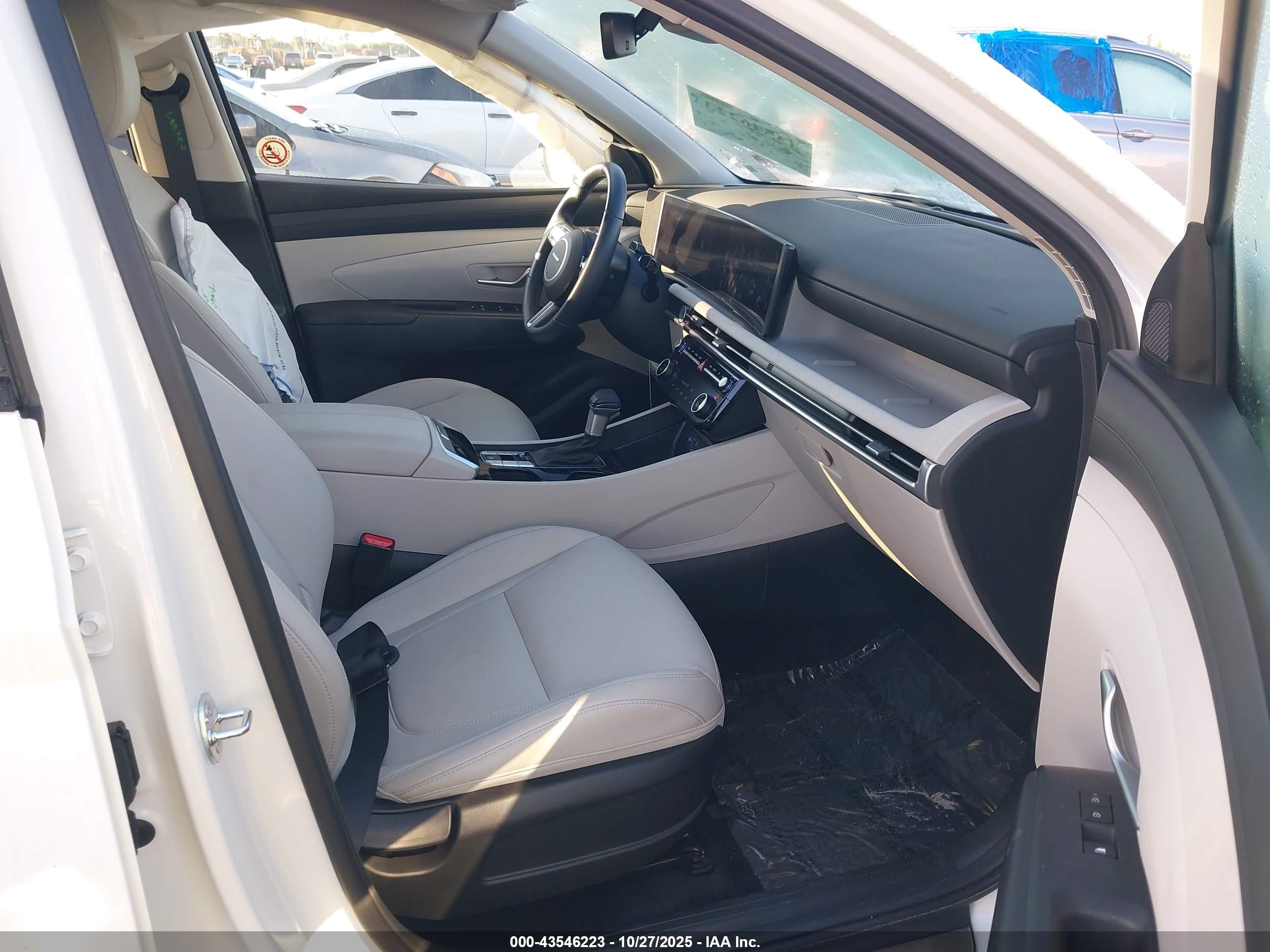 HYUNDAI TUCSON image 5