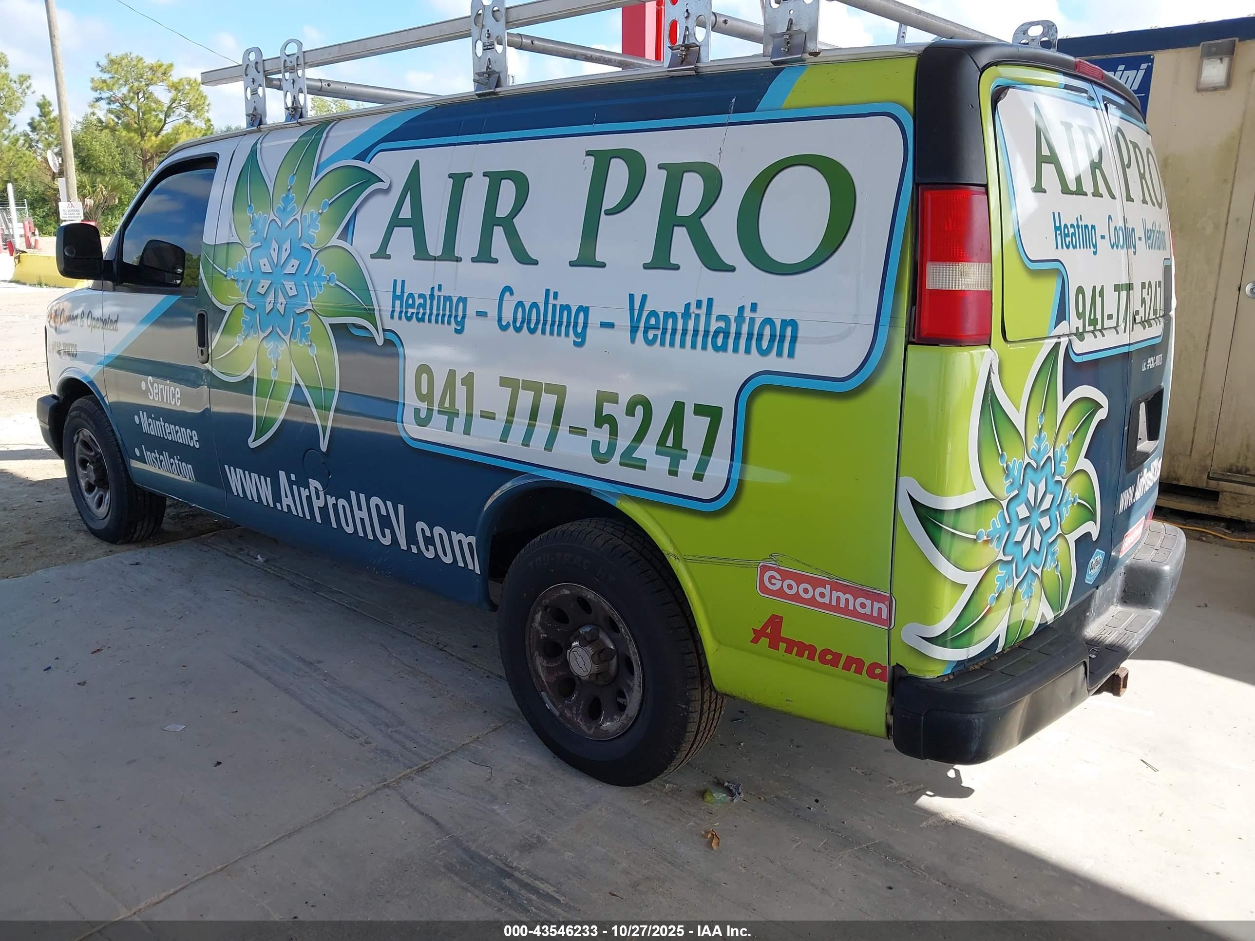 CHEVROLET EXPRESS image 3