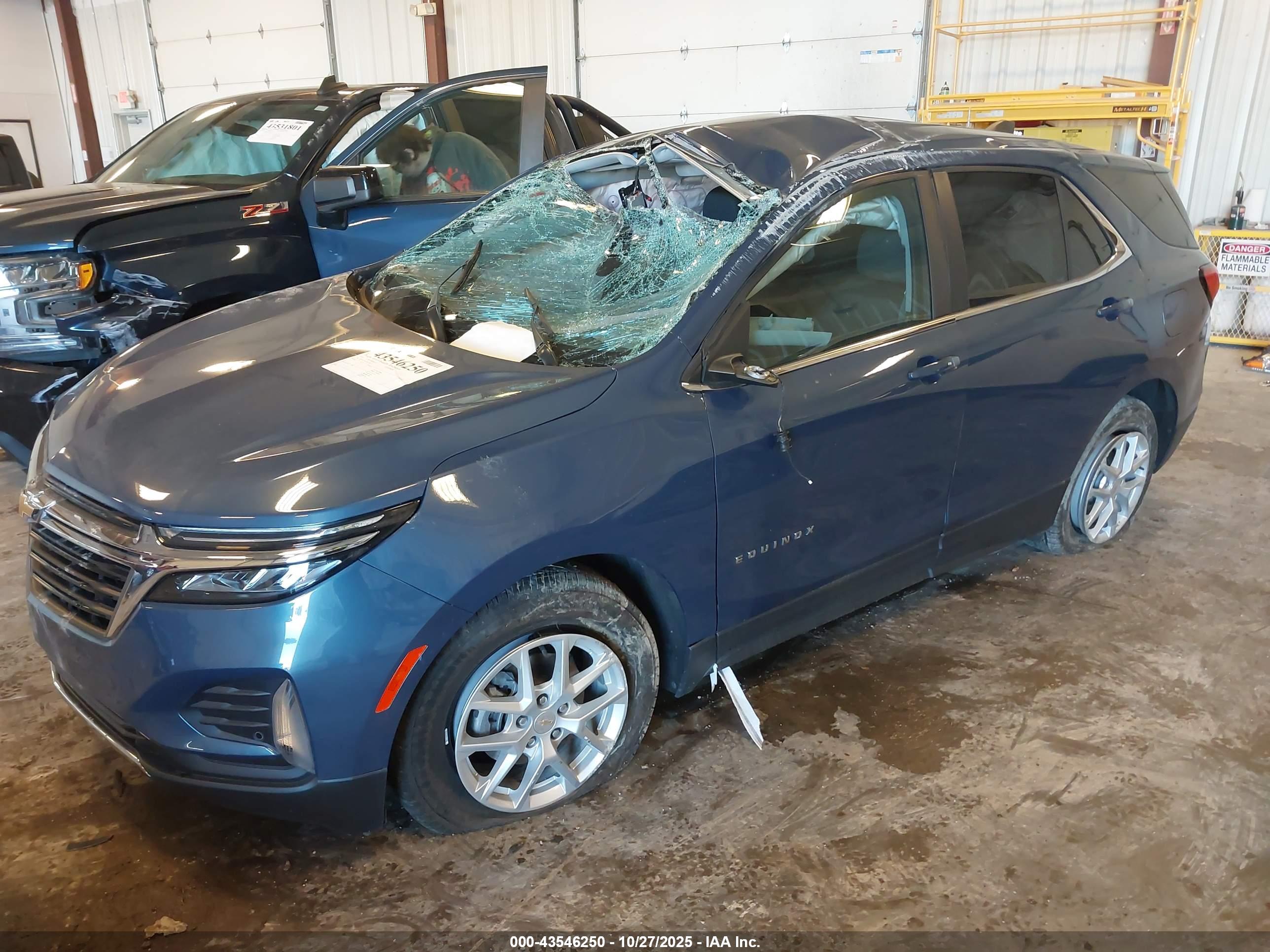 CHEVROLET EQUINOX image 2