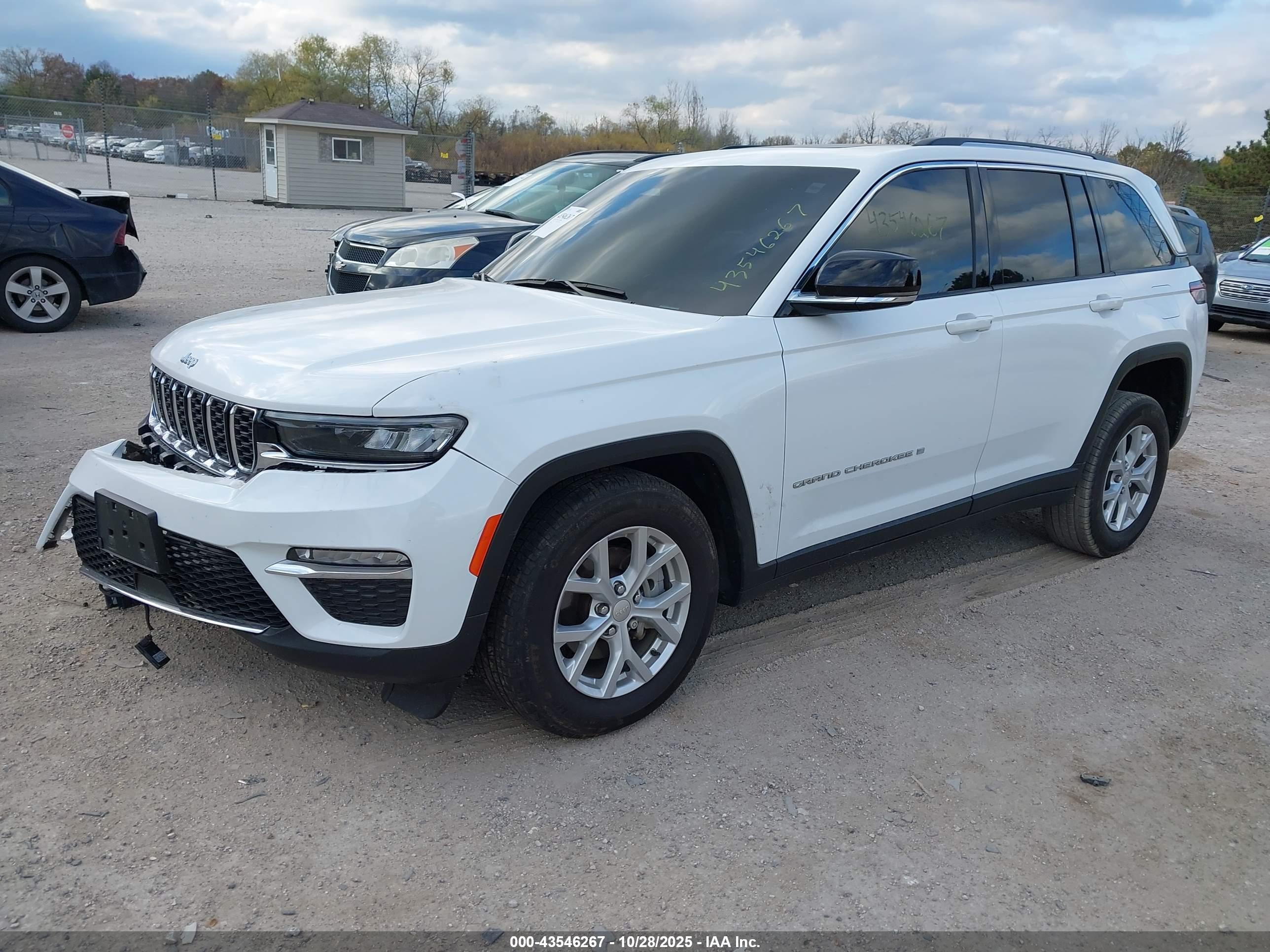 JEEP GRAND image 2