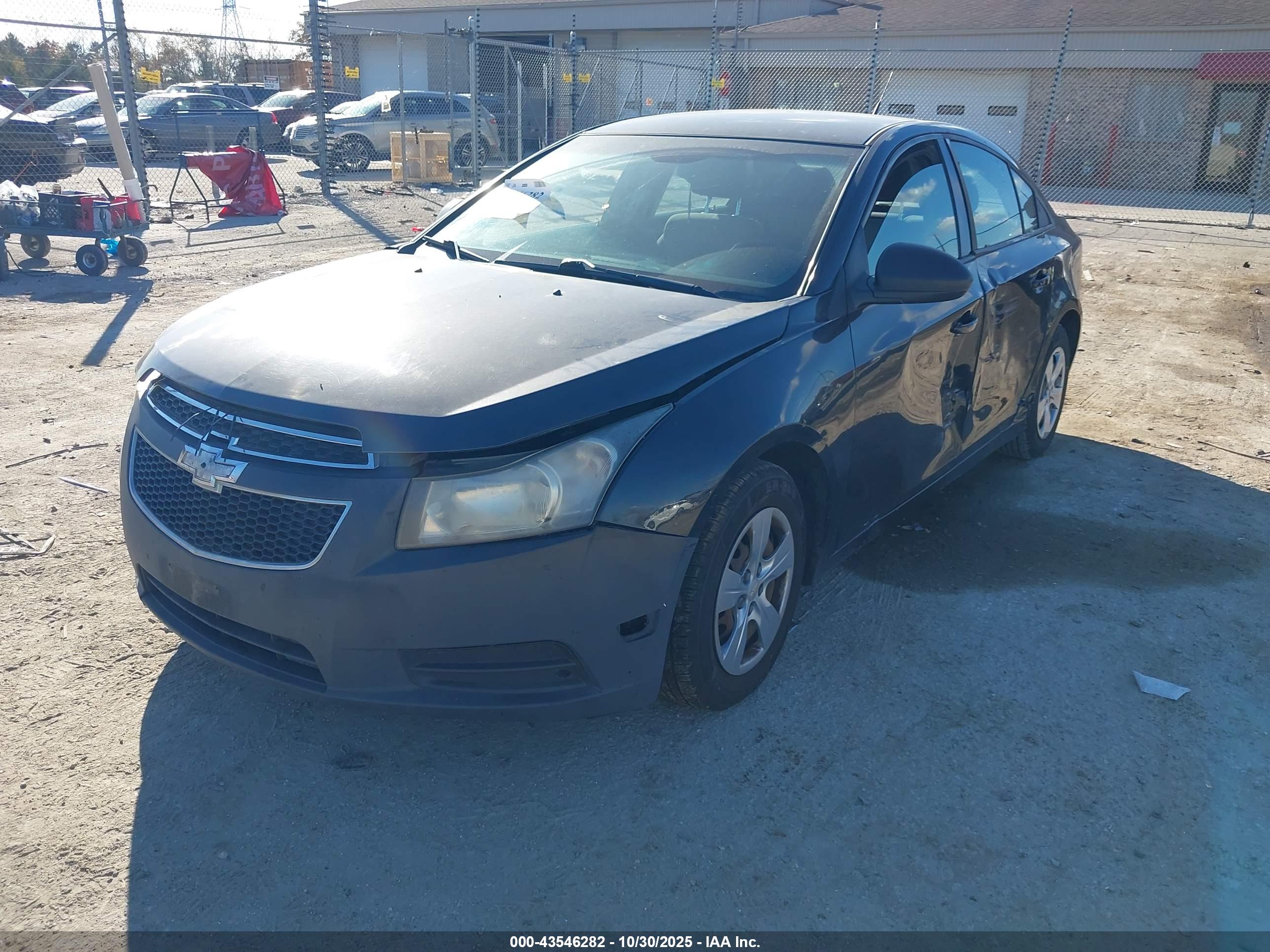 CHEVROLET CRUZE image 2