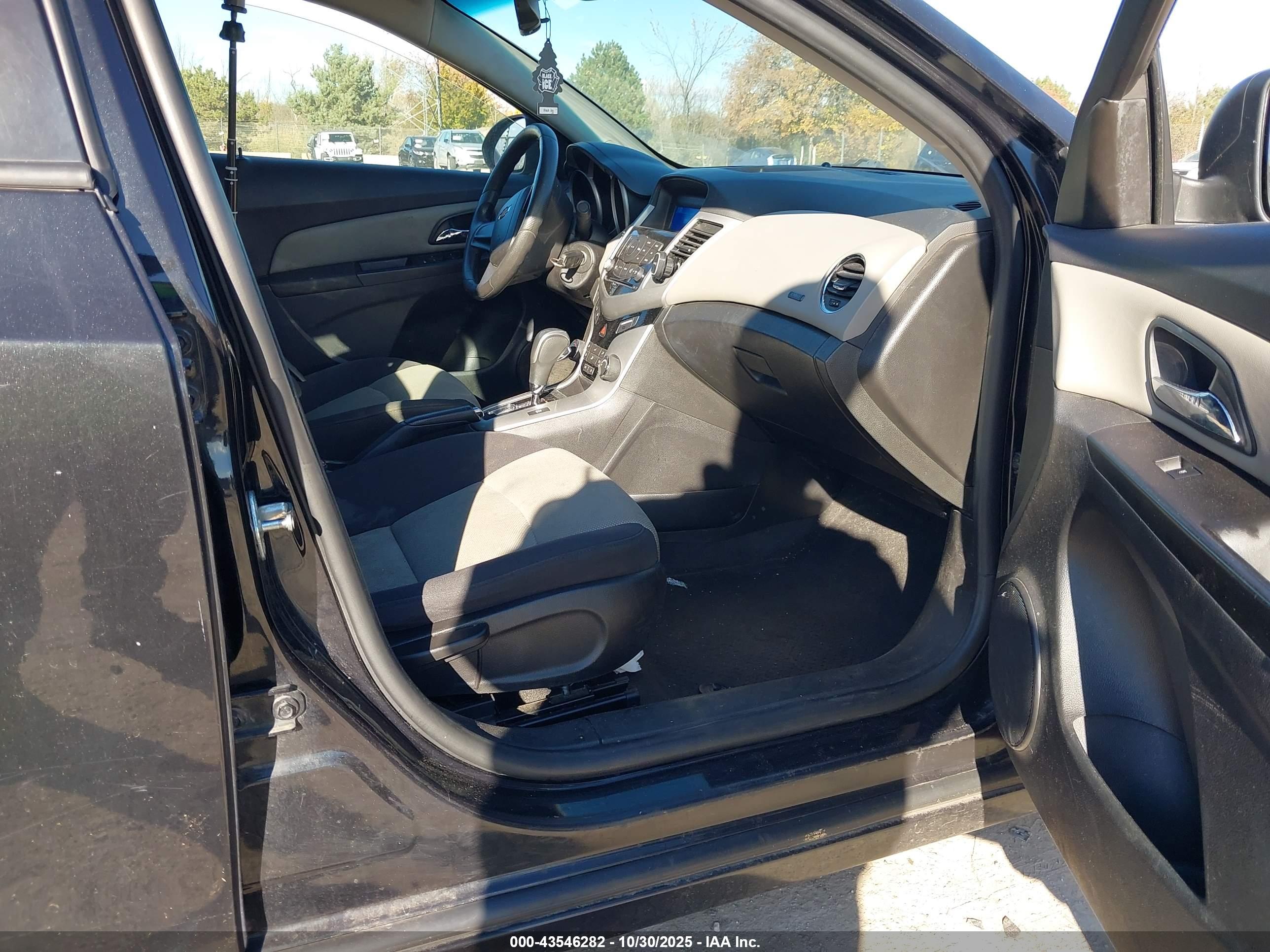 CHEVROLET CRUZE image 5