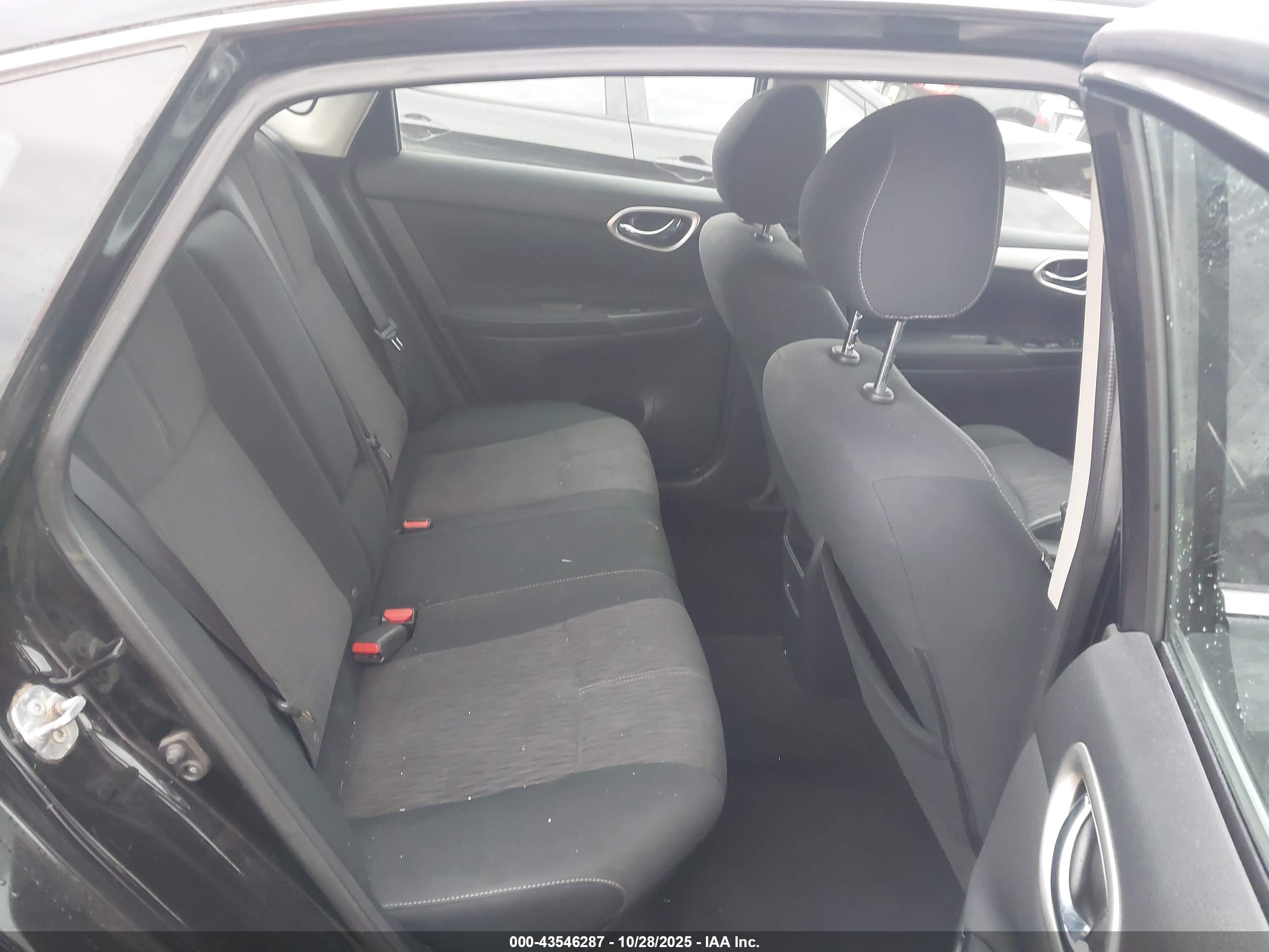 NISSAN SENTRA image 8