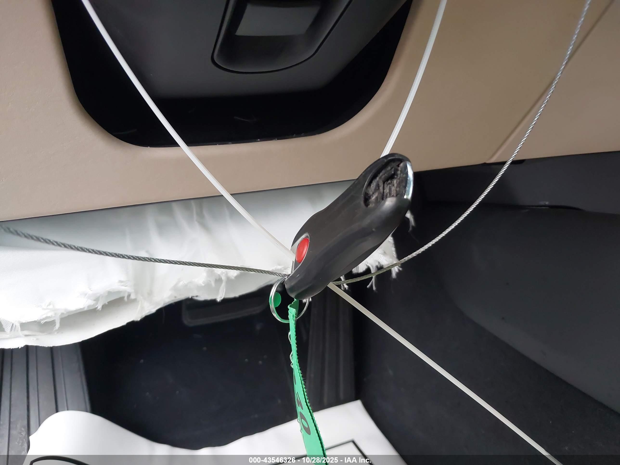 PORSCHE TAYCAN image 11