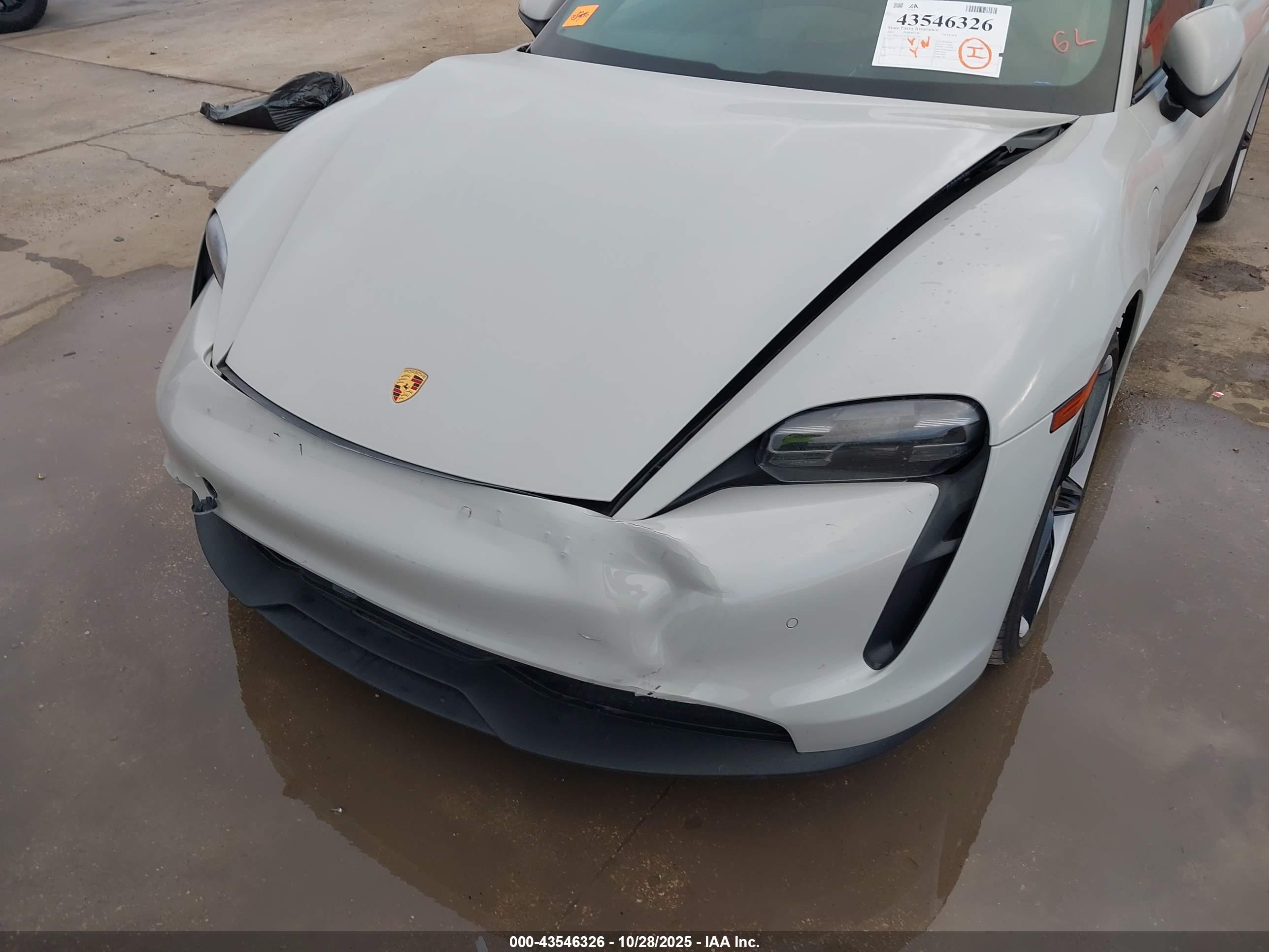 PORSCHE TAYCAN image 6