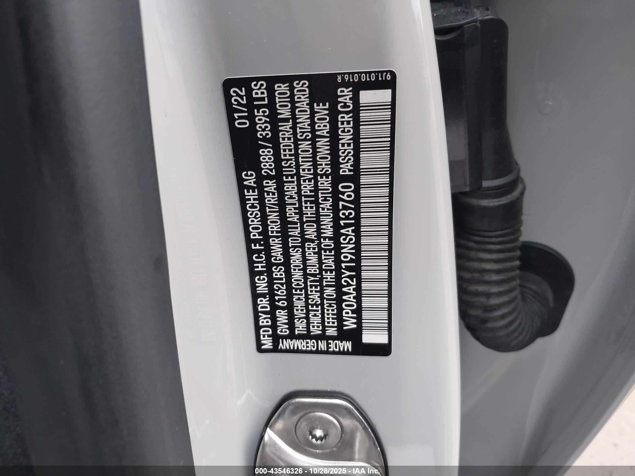 PORSCHE TAYCAN image 9