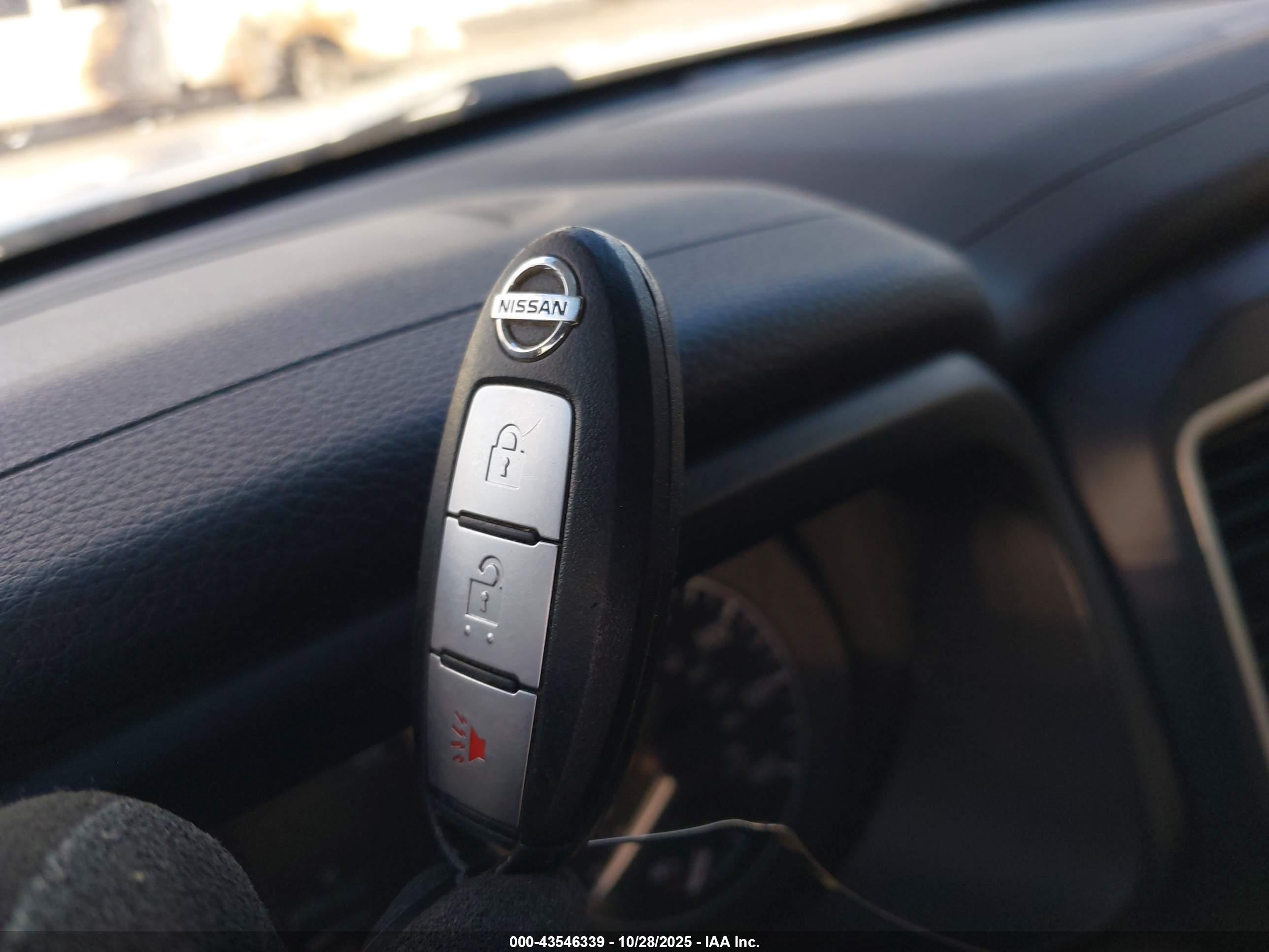 NISSAN TITAN image 11