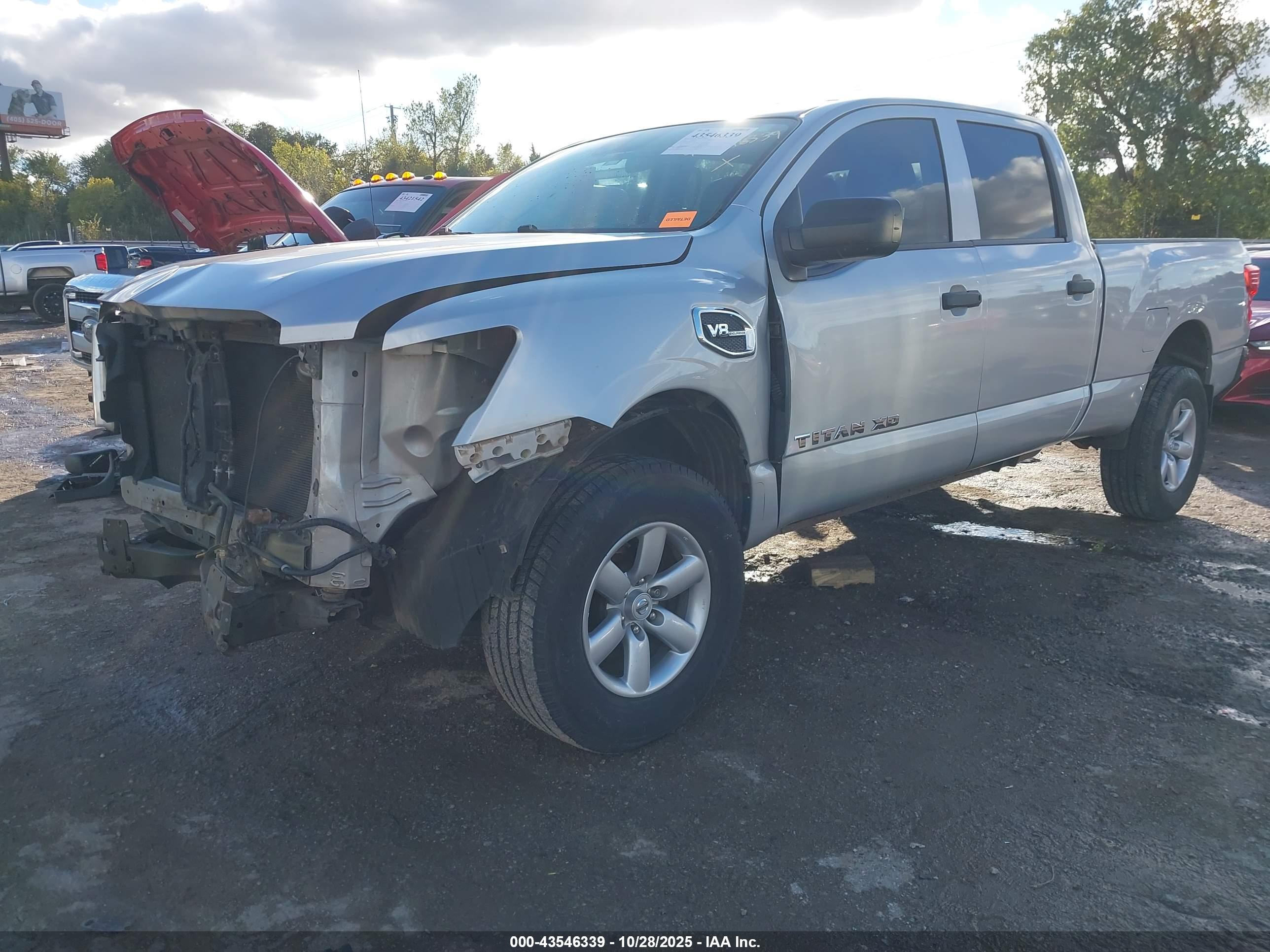 NISSAN TITAN image 2