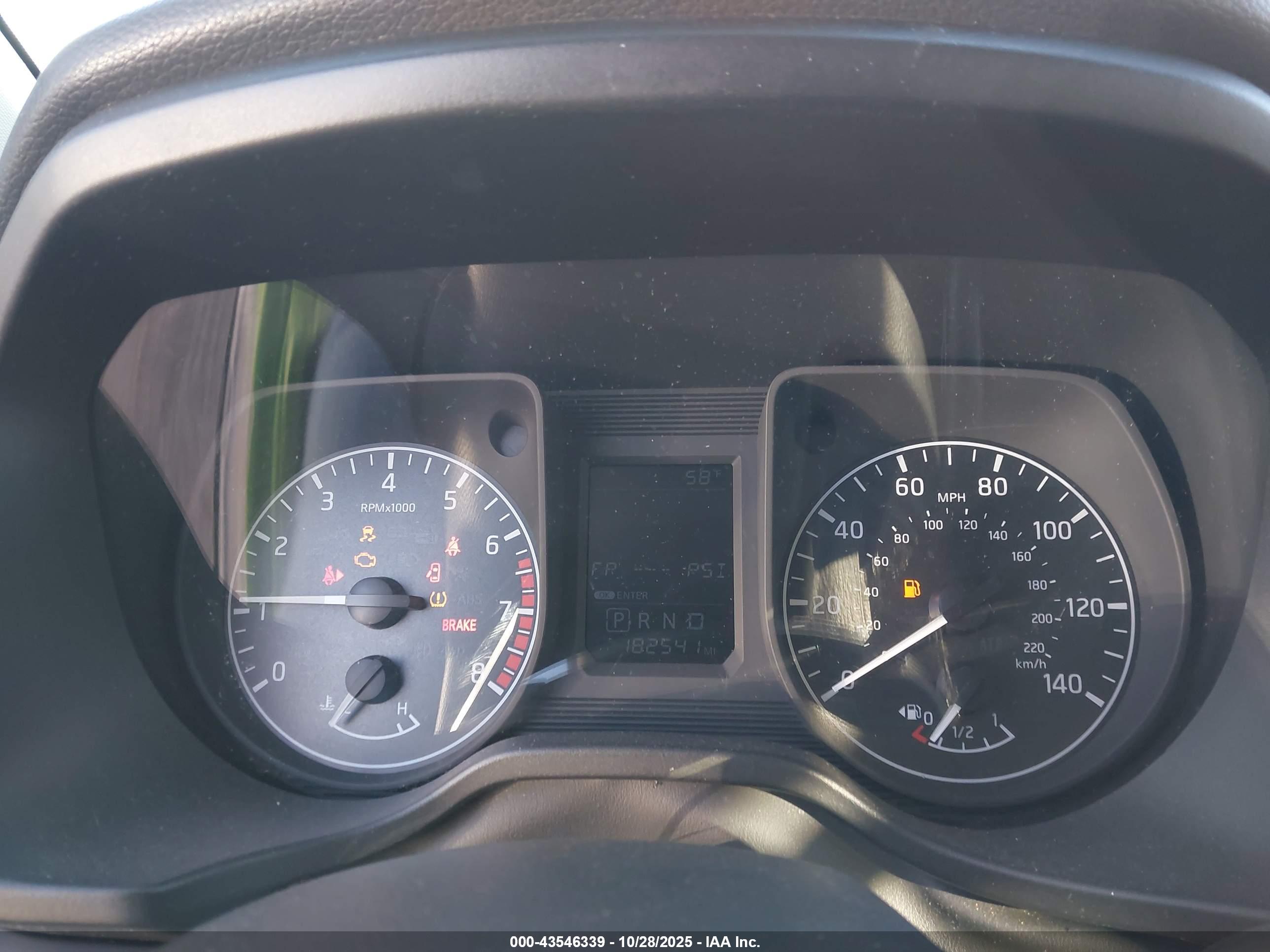 NISSAN TITAN image 7