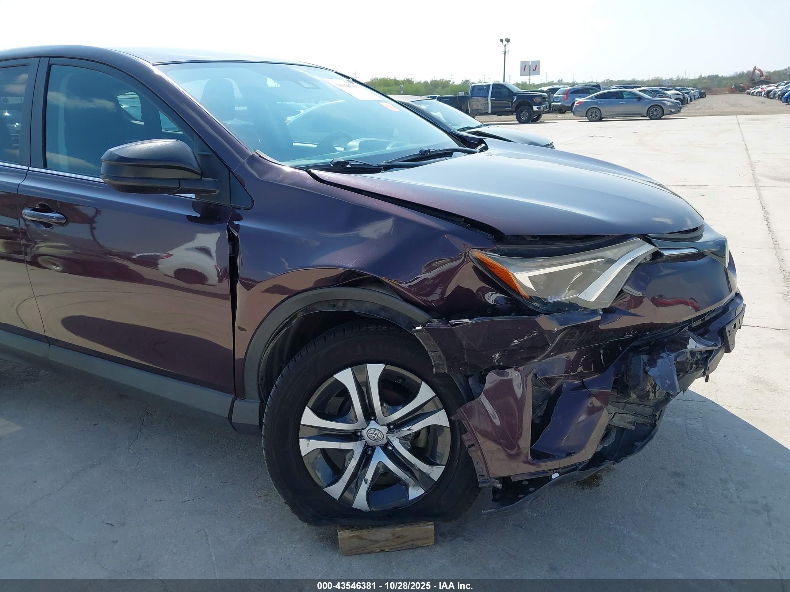 TOYOTA RAV4 image 6