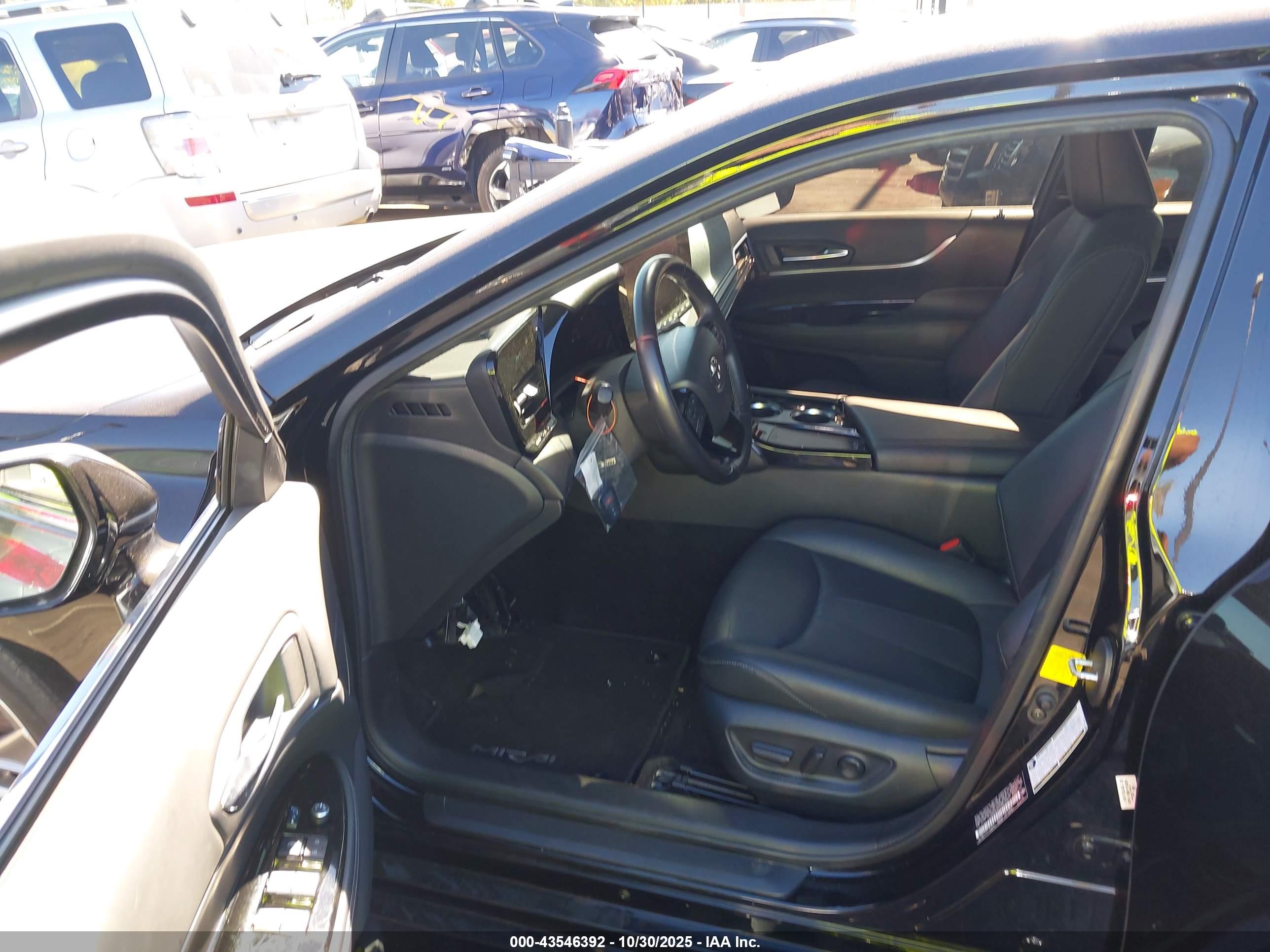 TOYOTA MIRAI image 5