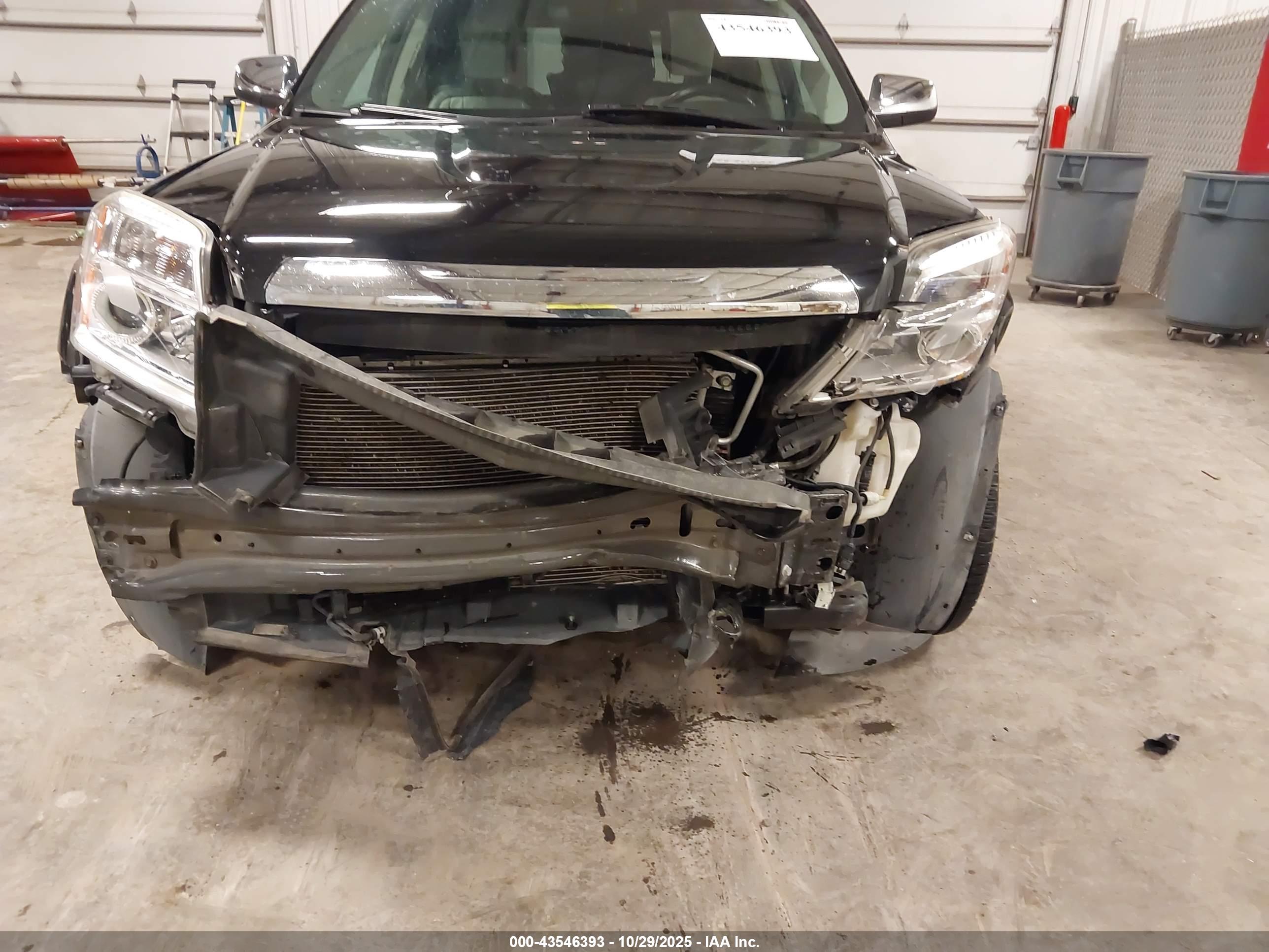 GMC TERRAIN image 6