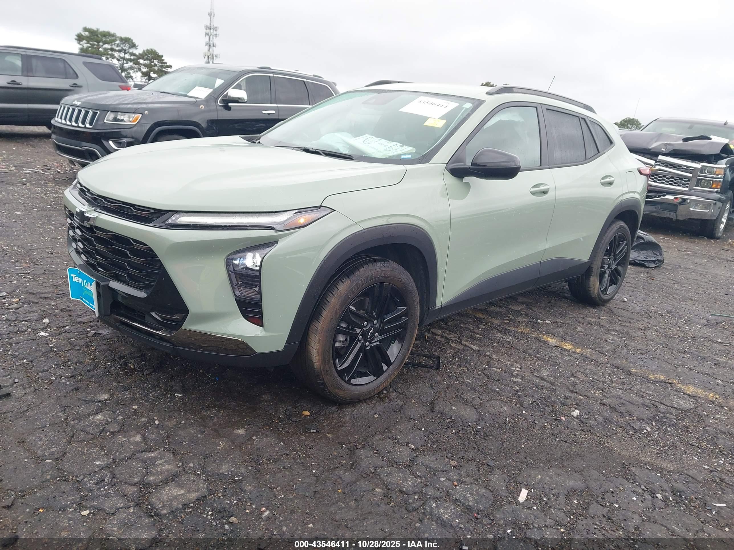 CHEVROLET TRAX image 2