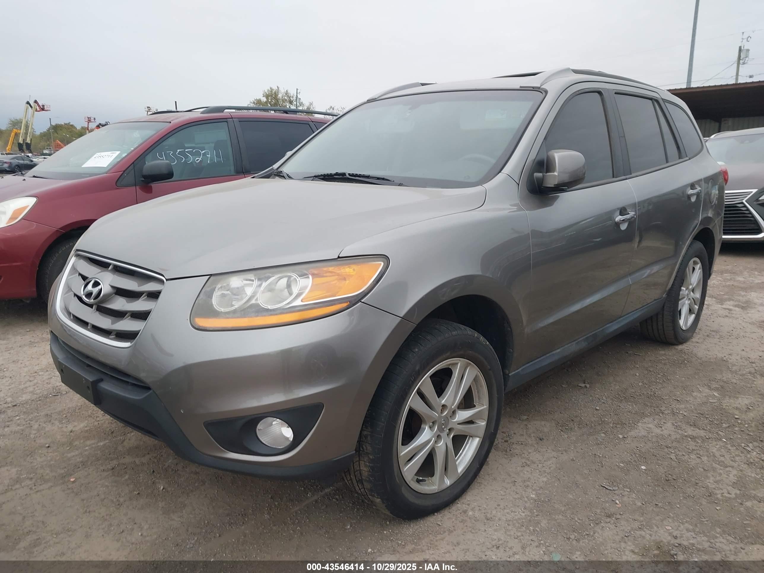 HYUNDAI SANTA image 2