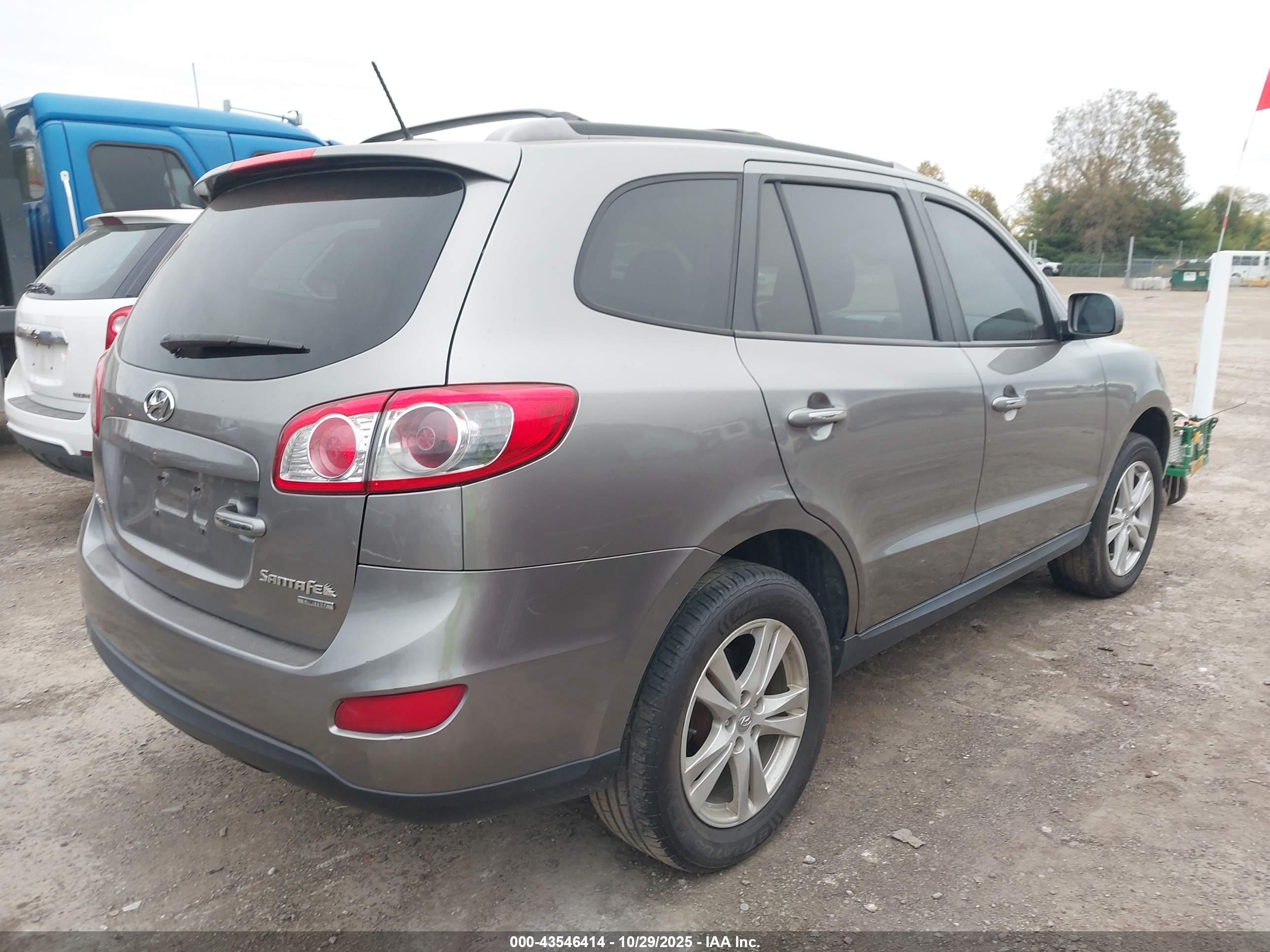 HYUNDAI SANTA image 4