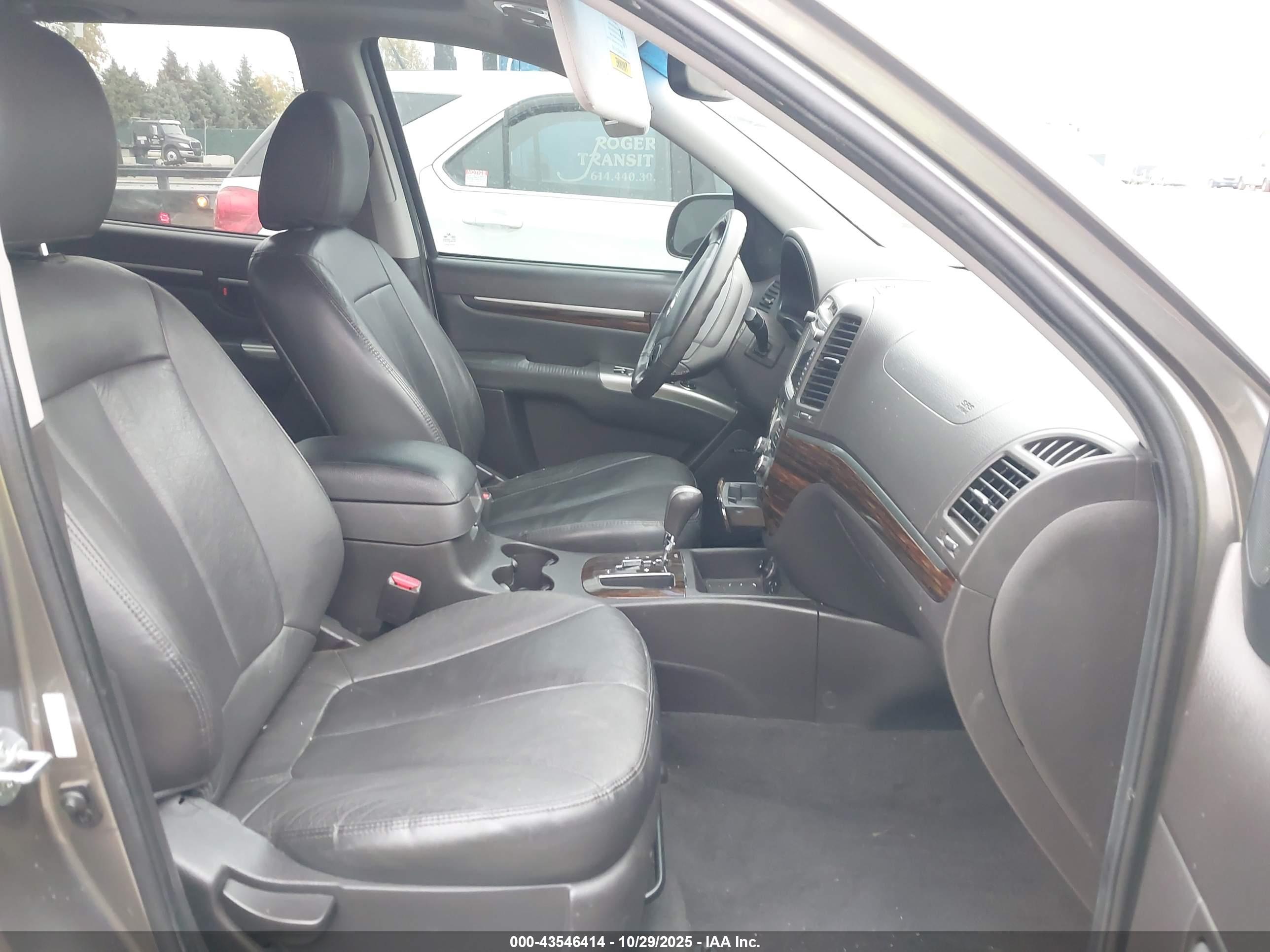 HYUNDAI SANTA image 5