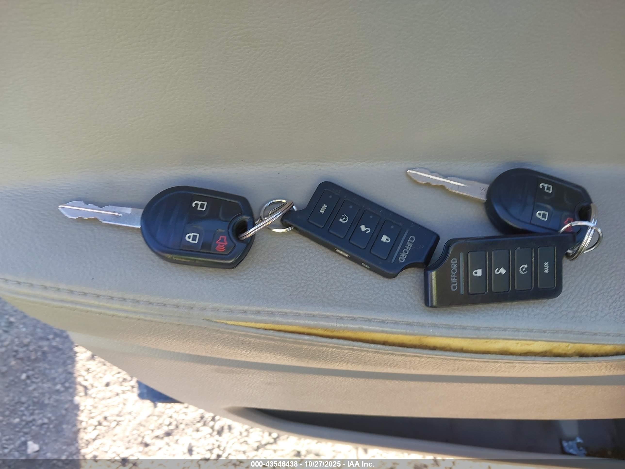 FORD EXPLORER image 11