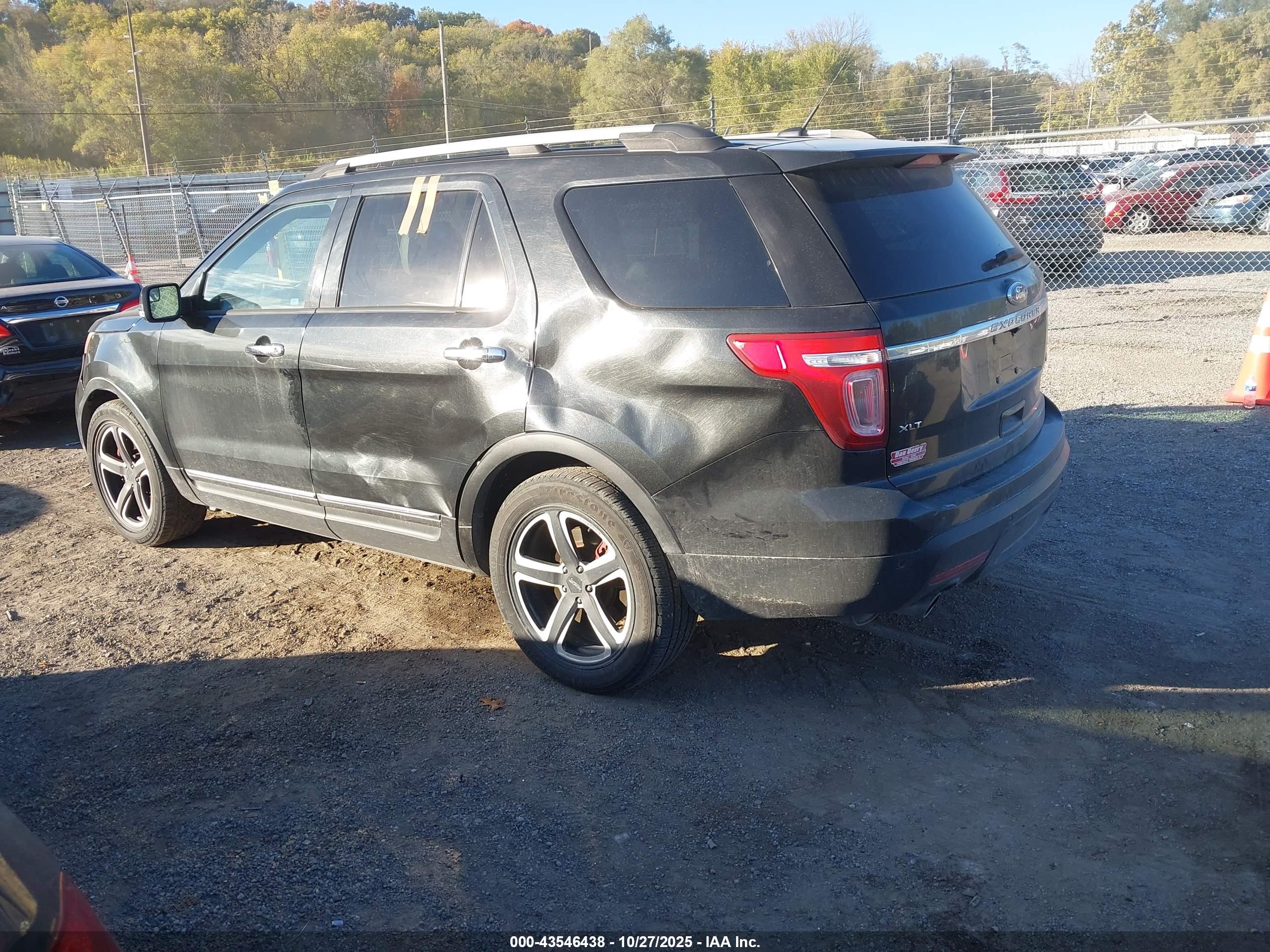 FORD EXPLORER image 3