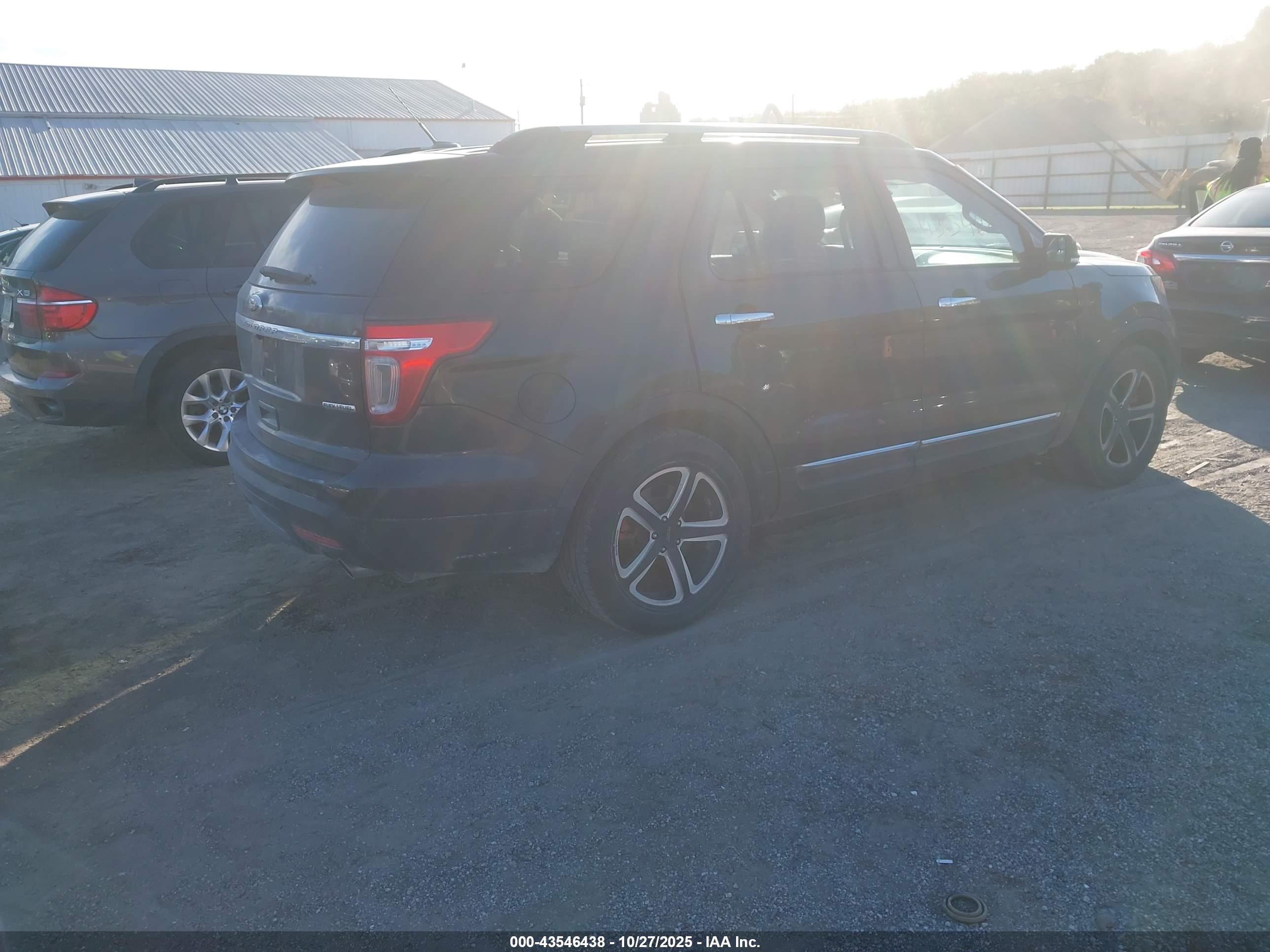 FORD EXPLORER image 4