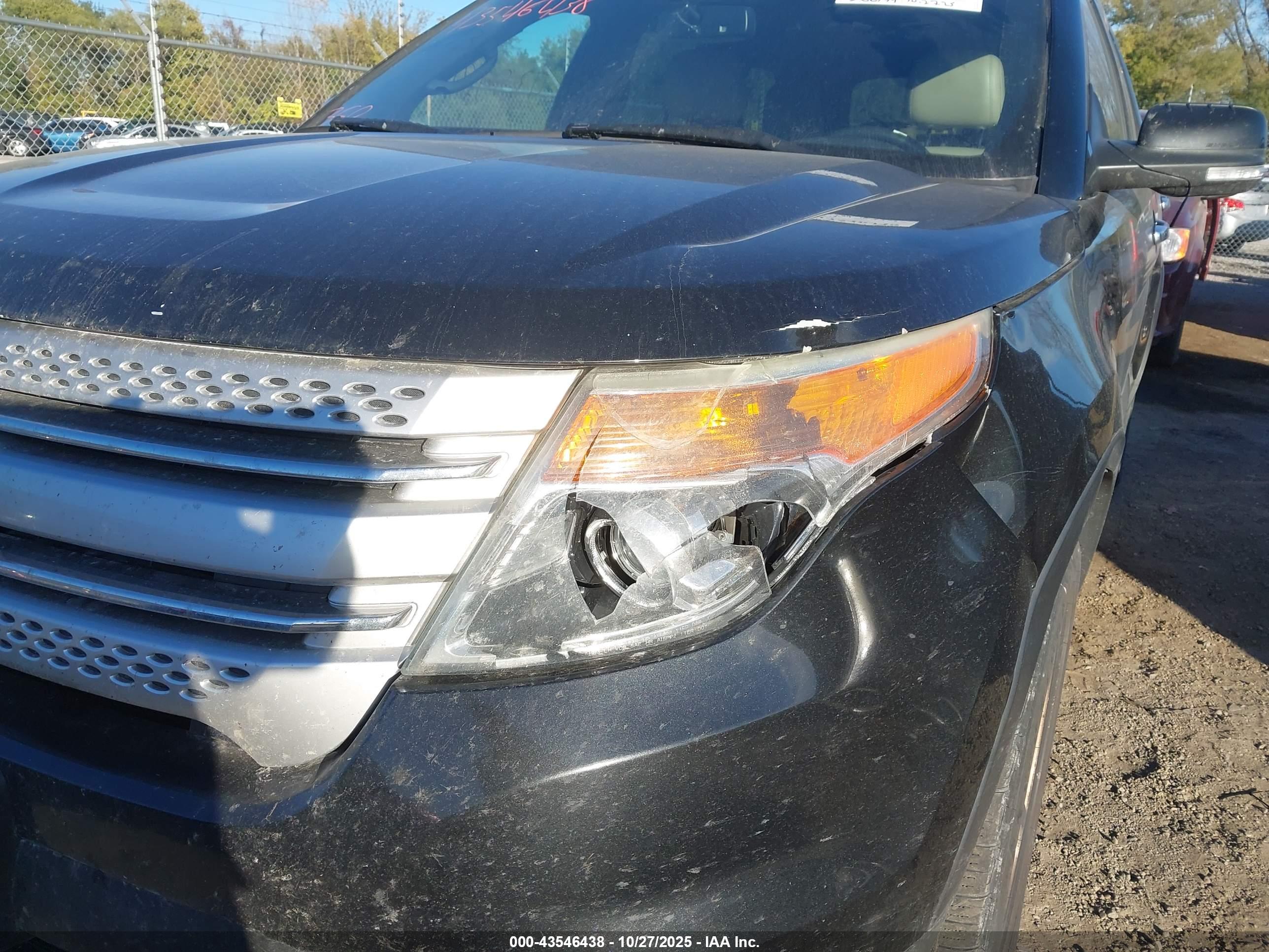 FORD EXPLORER image 6