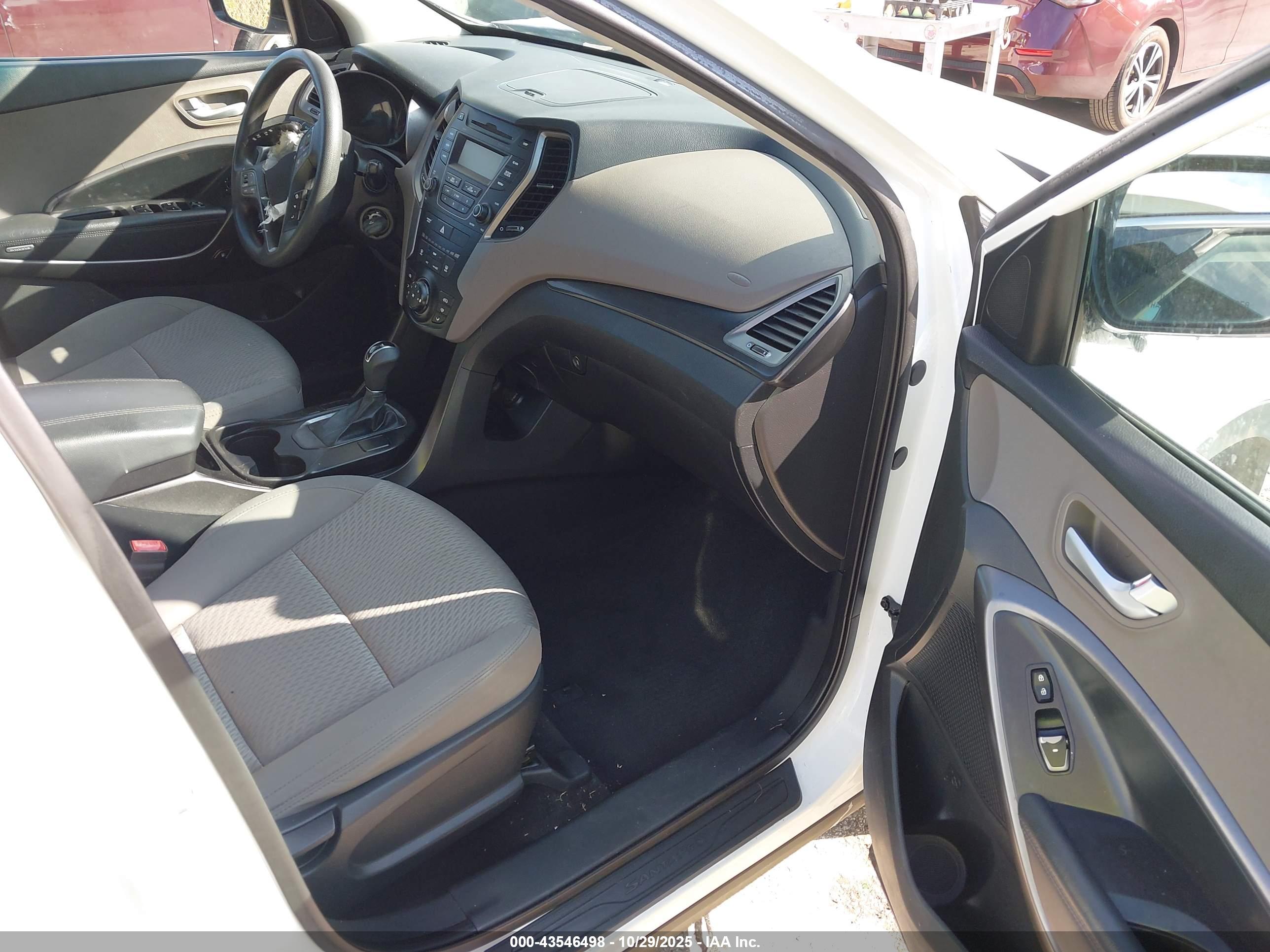 HYUNDAI SANTA image 5