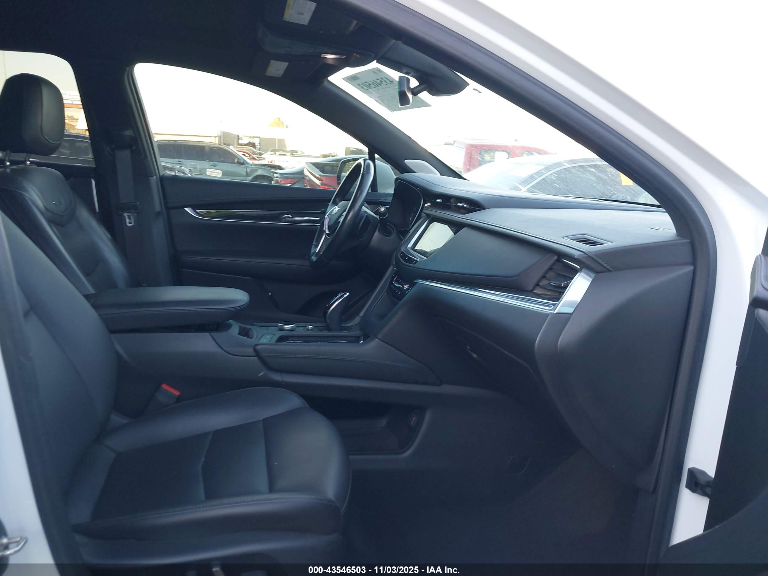 CADILLAC XT5 image 5