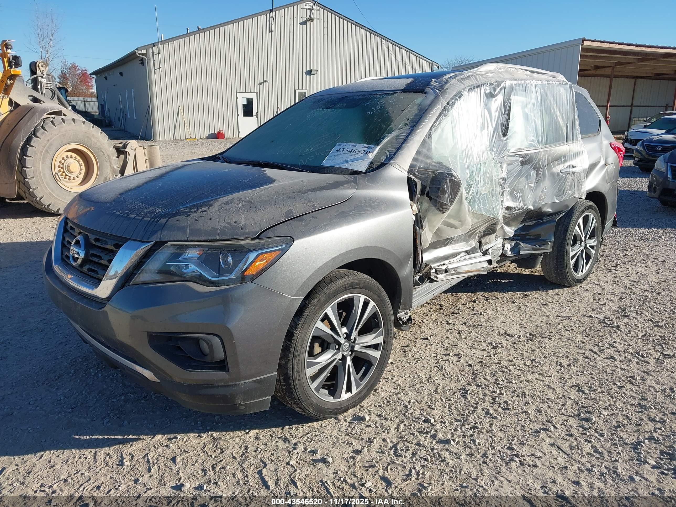 NISSAN PATHFINDER image 2
