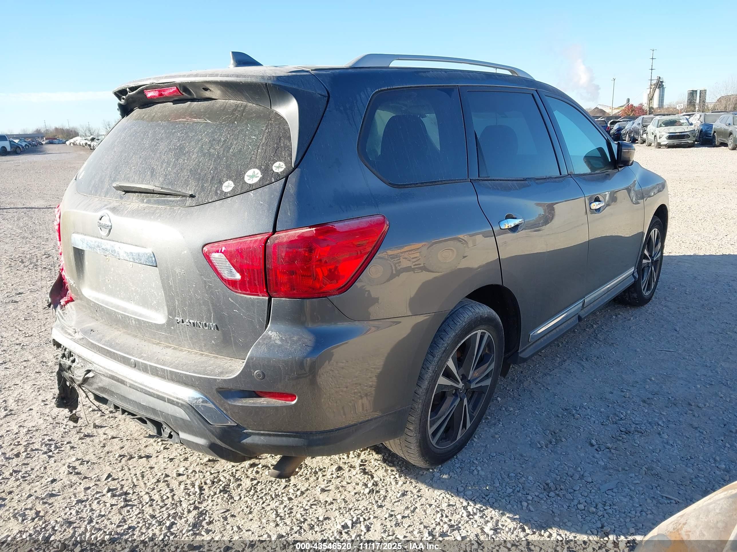 NISSAN PATHFINDER image 4