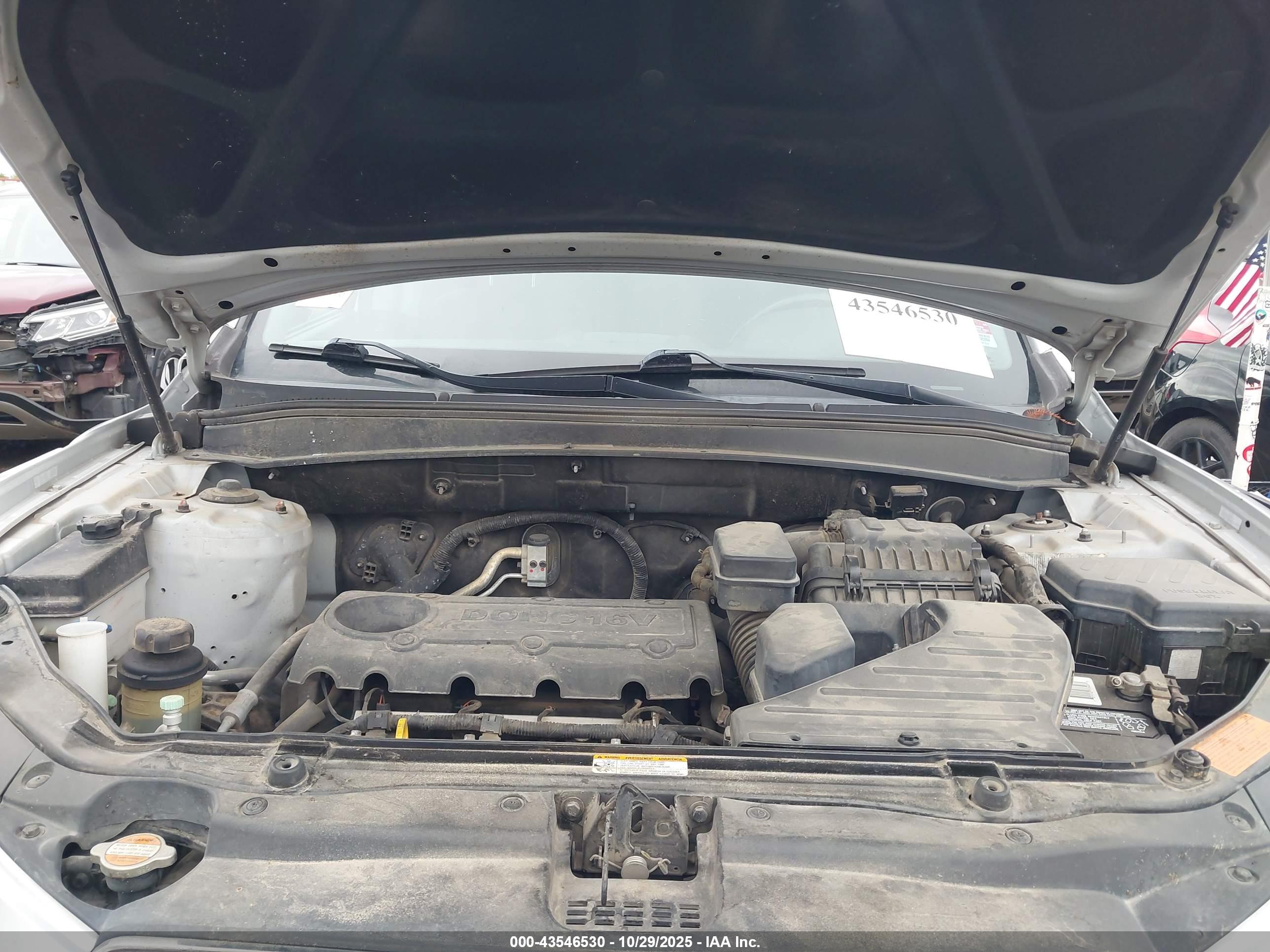 HYUNDAI SANTA image 10